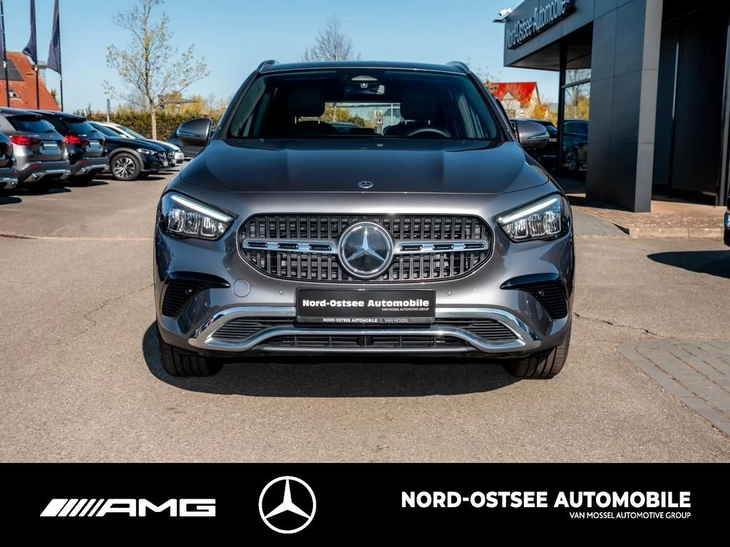 Mercedes-Benz-GLA-image-1
