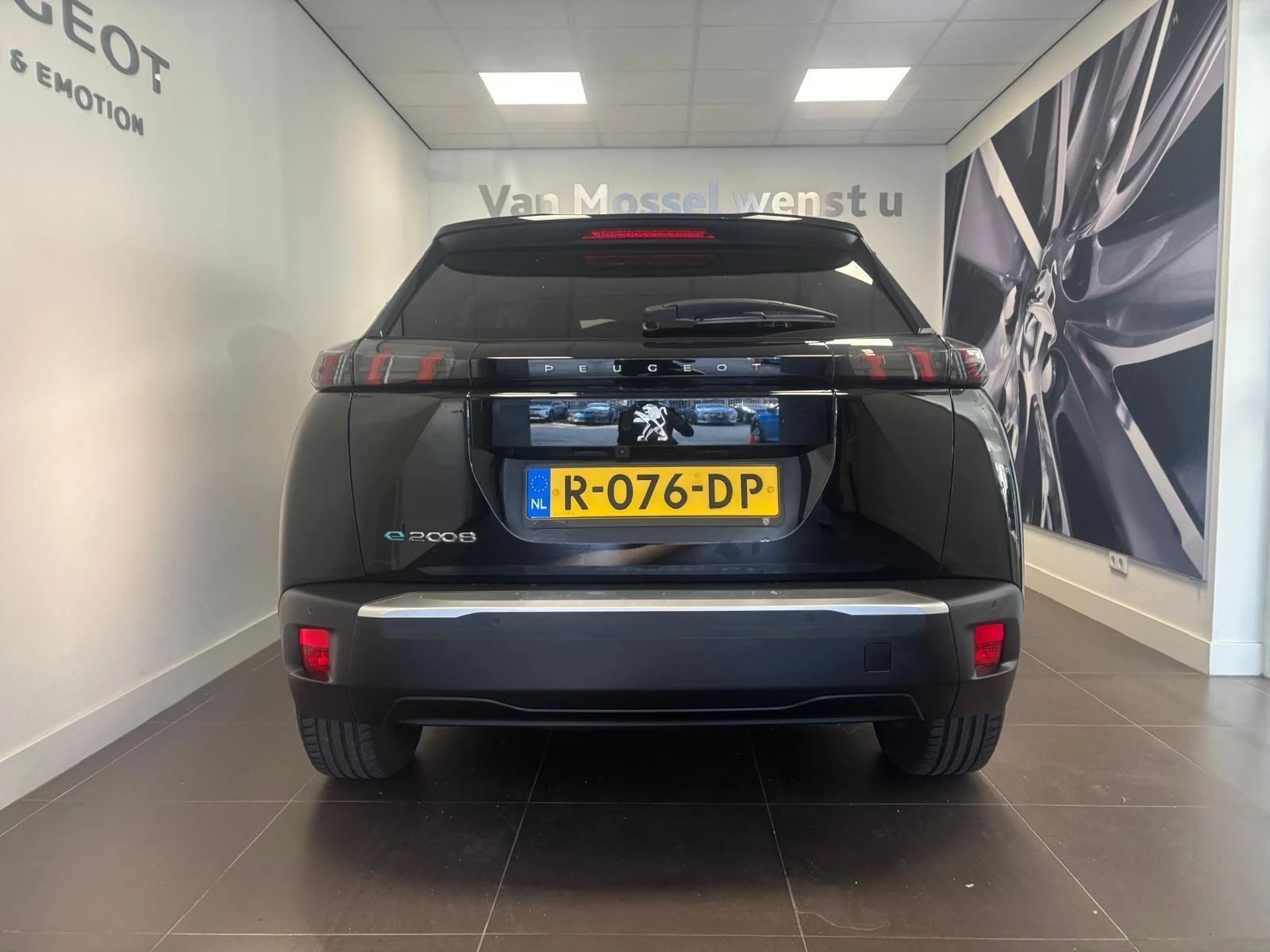 Peugeot-e-2008-image-3