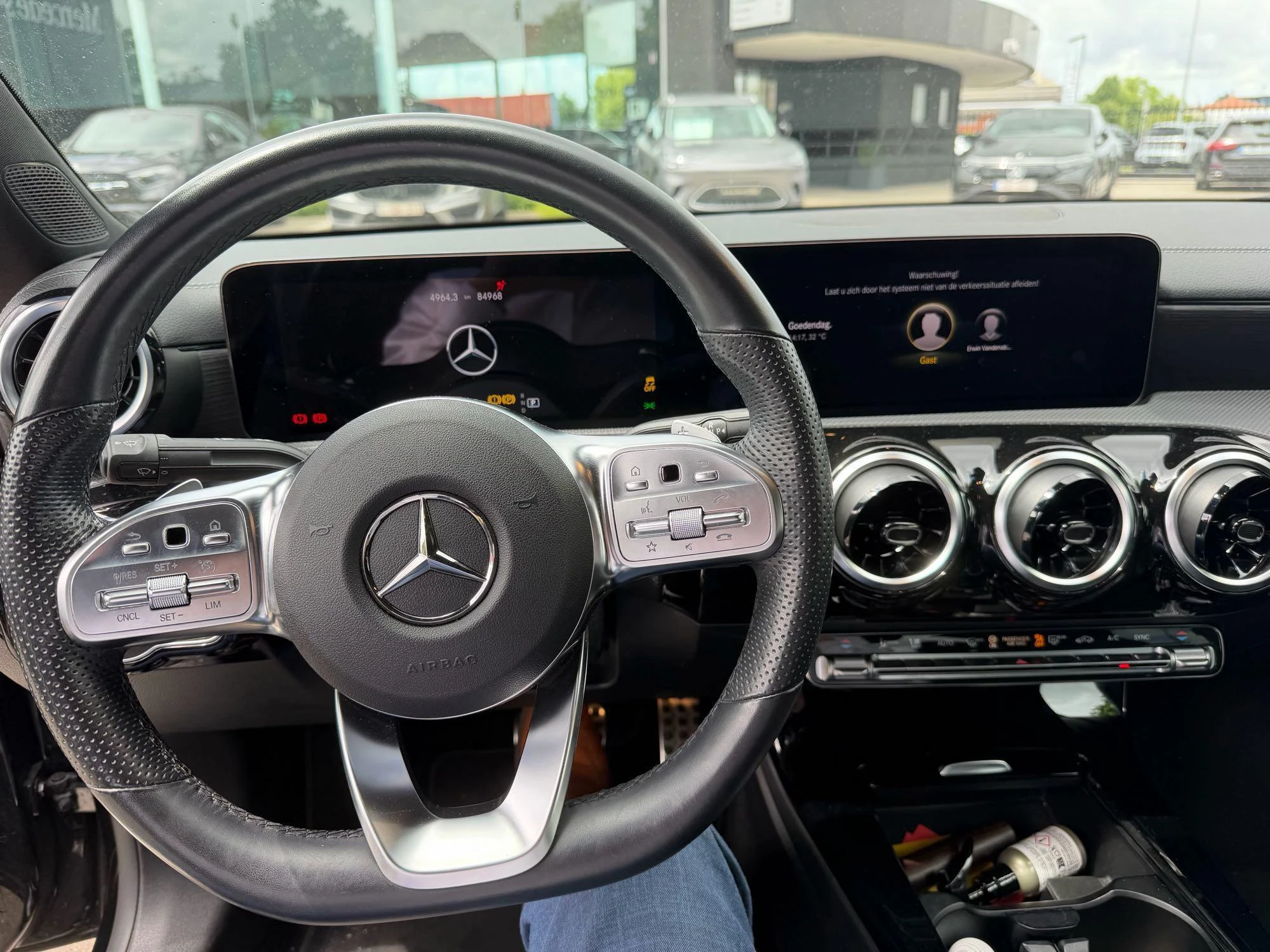 Mercedes-Benz-CLA-image-6