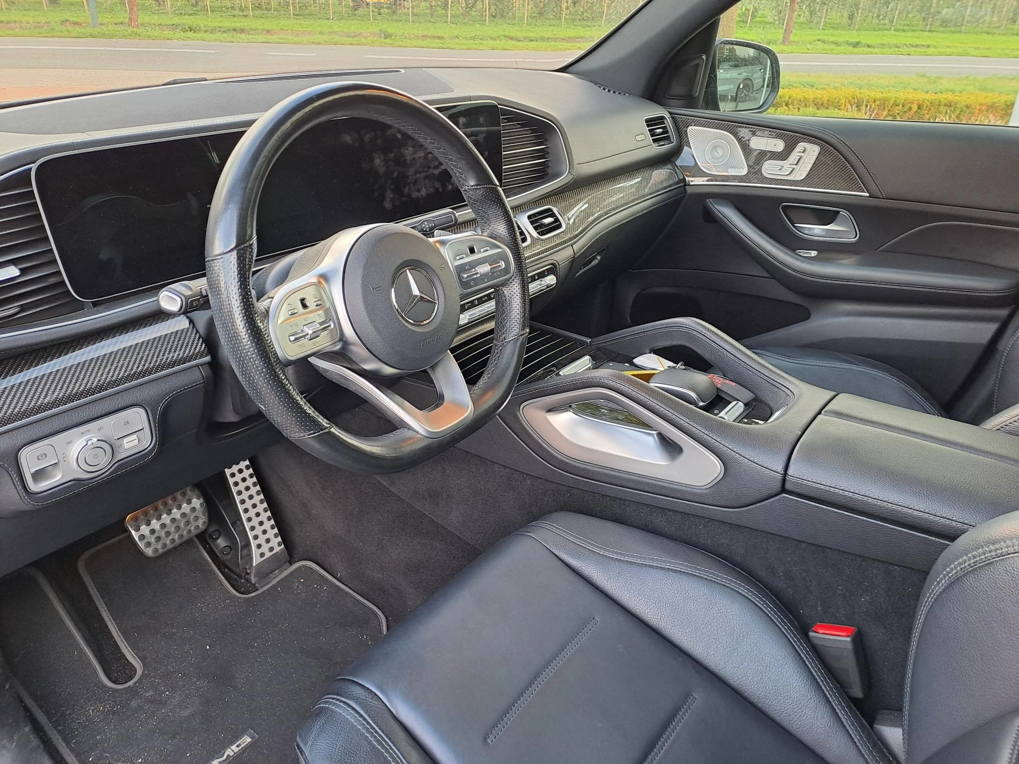 Mercedes-Benz-GLE-image-12