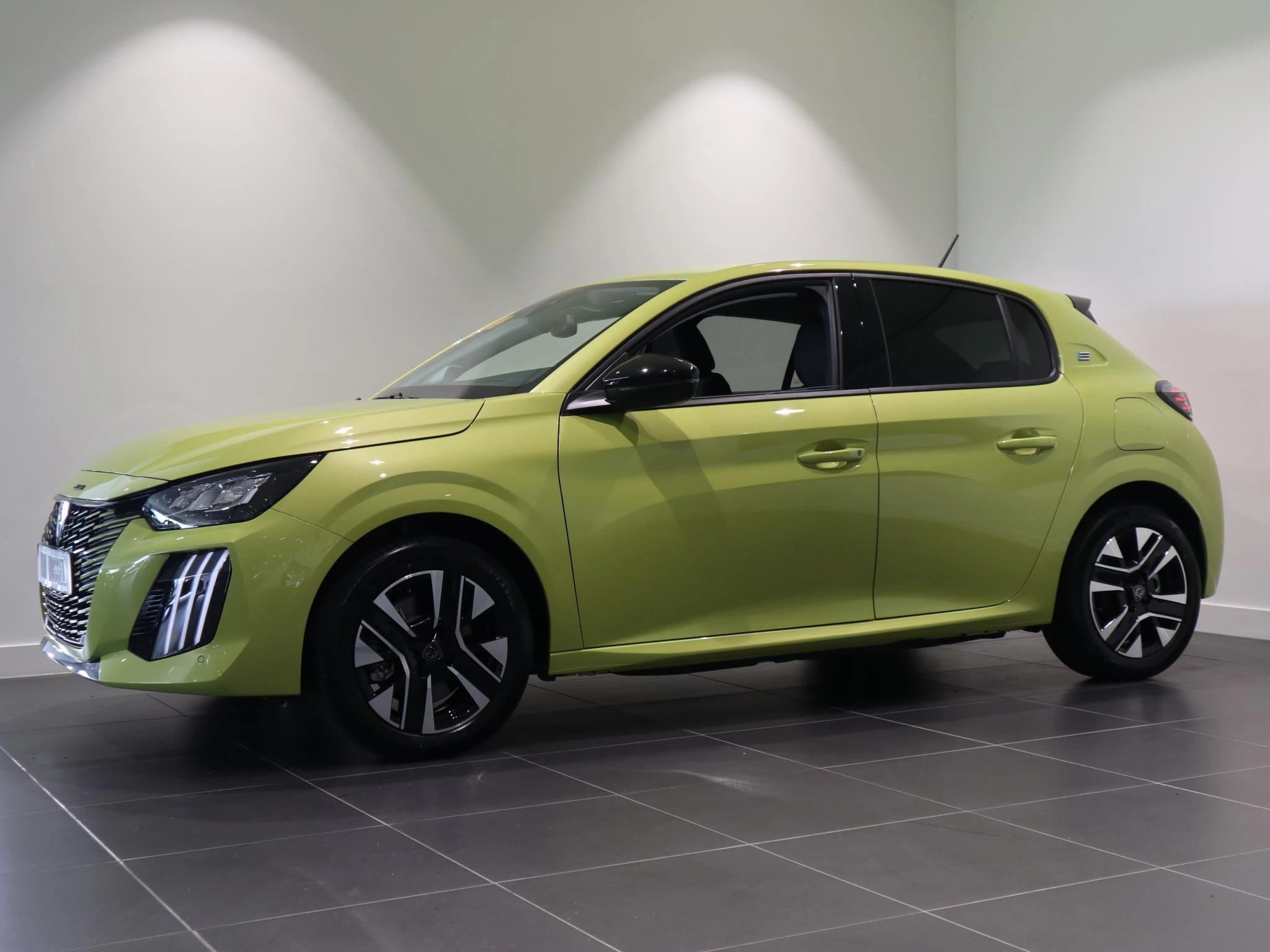 Peugeot-e-208-image-1