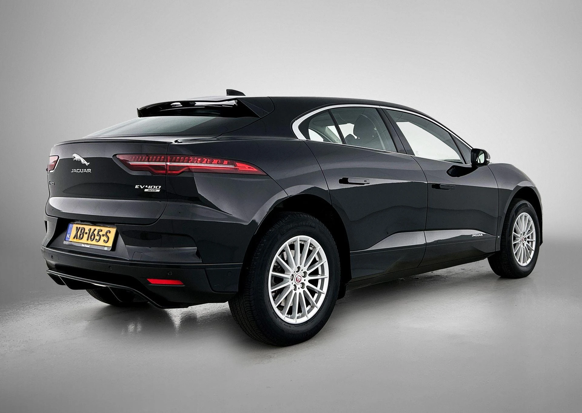 Jaguar-I-PACE-image-3