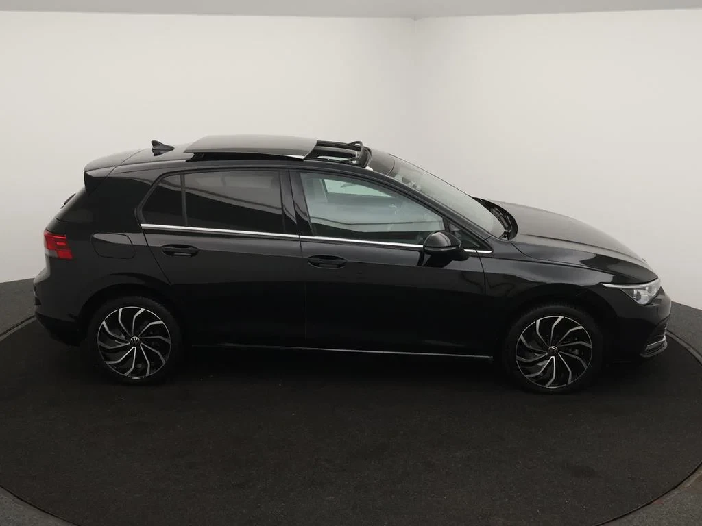 Volkswagen-Golf-image-7