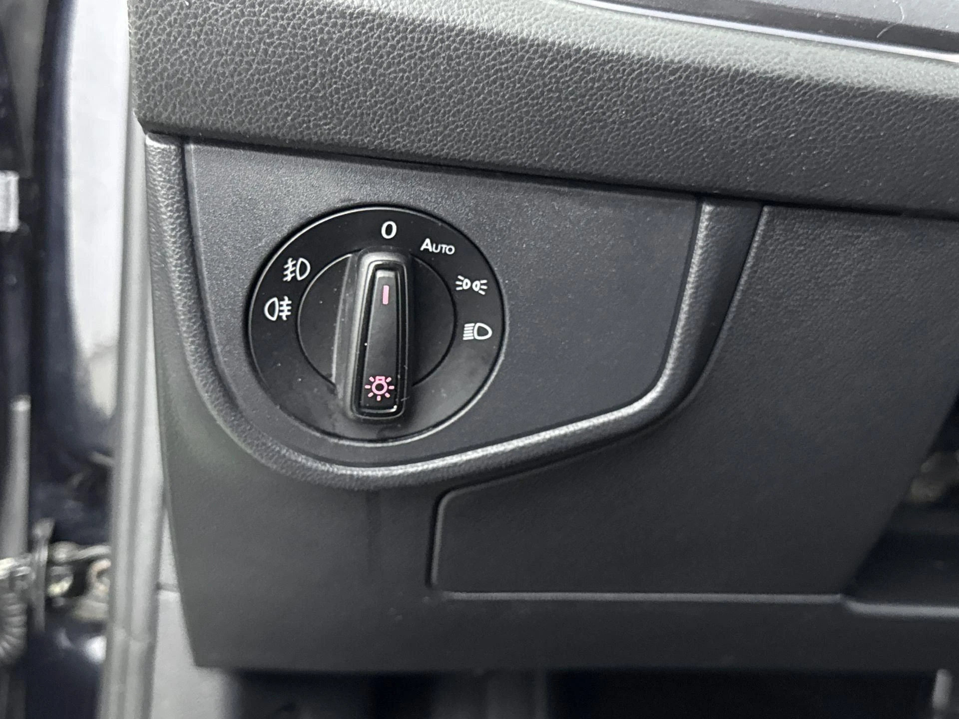 Volkswagen-Polo-image-14