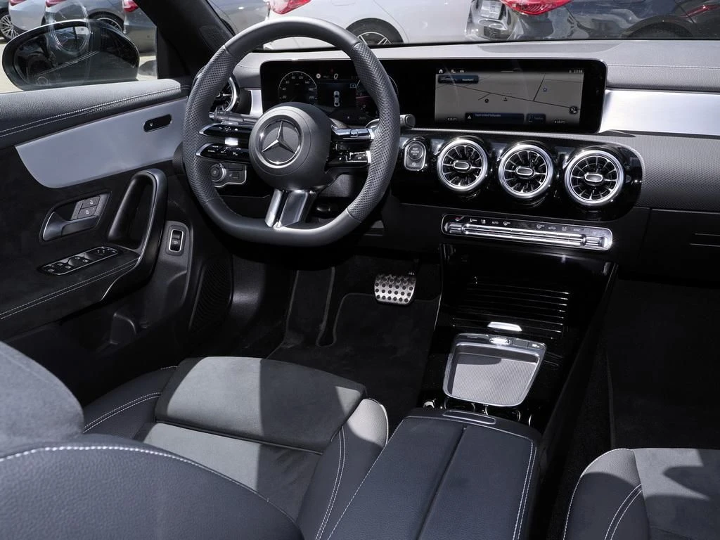 Mercedes-Benz-CLA 200 d-image-10