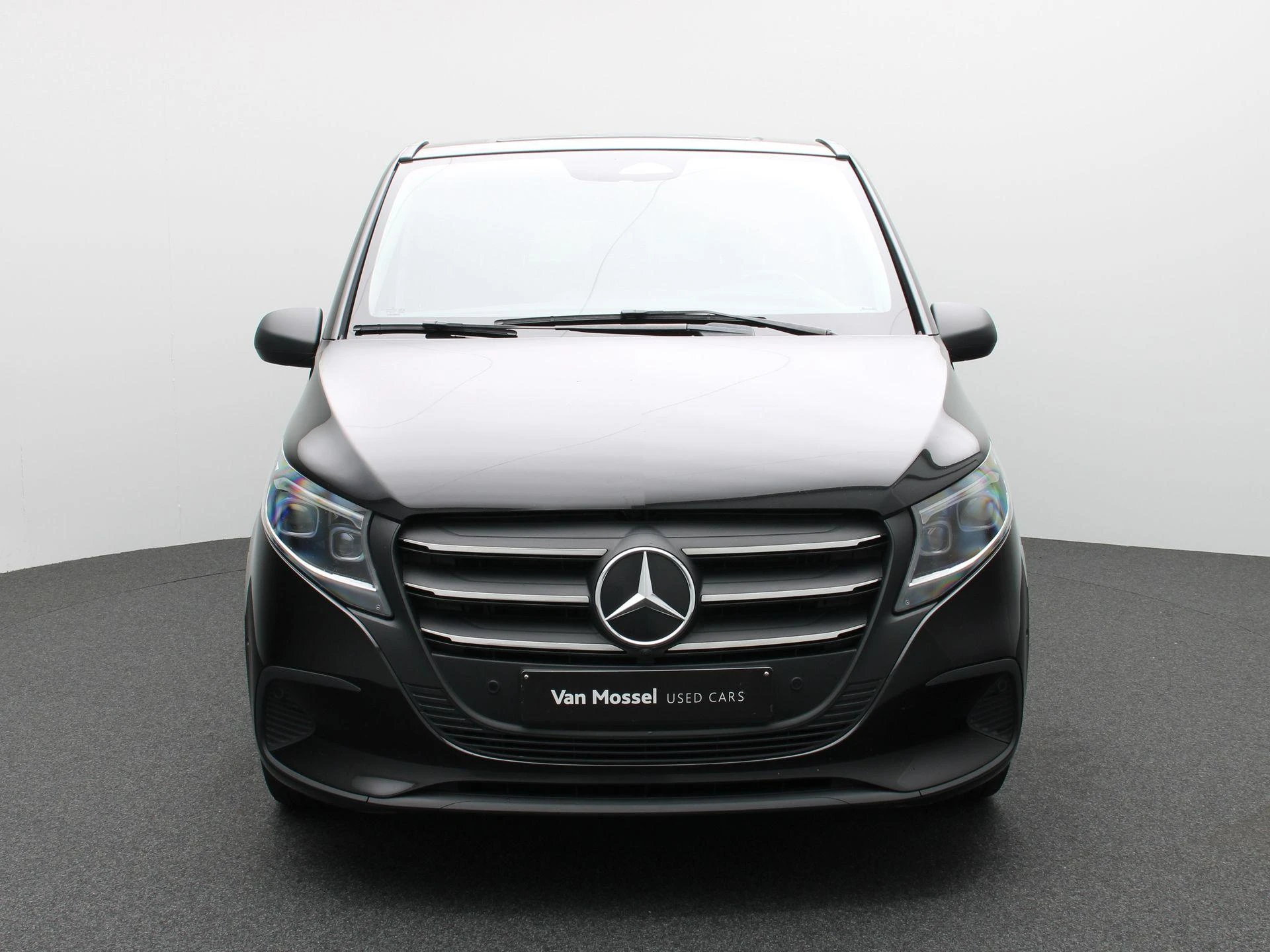 Mercedes-Benz-Vito-image-2