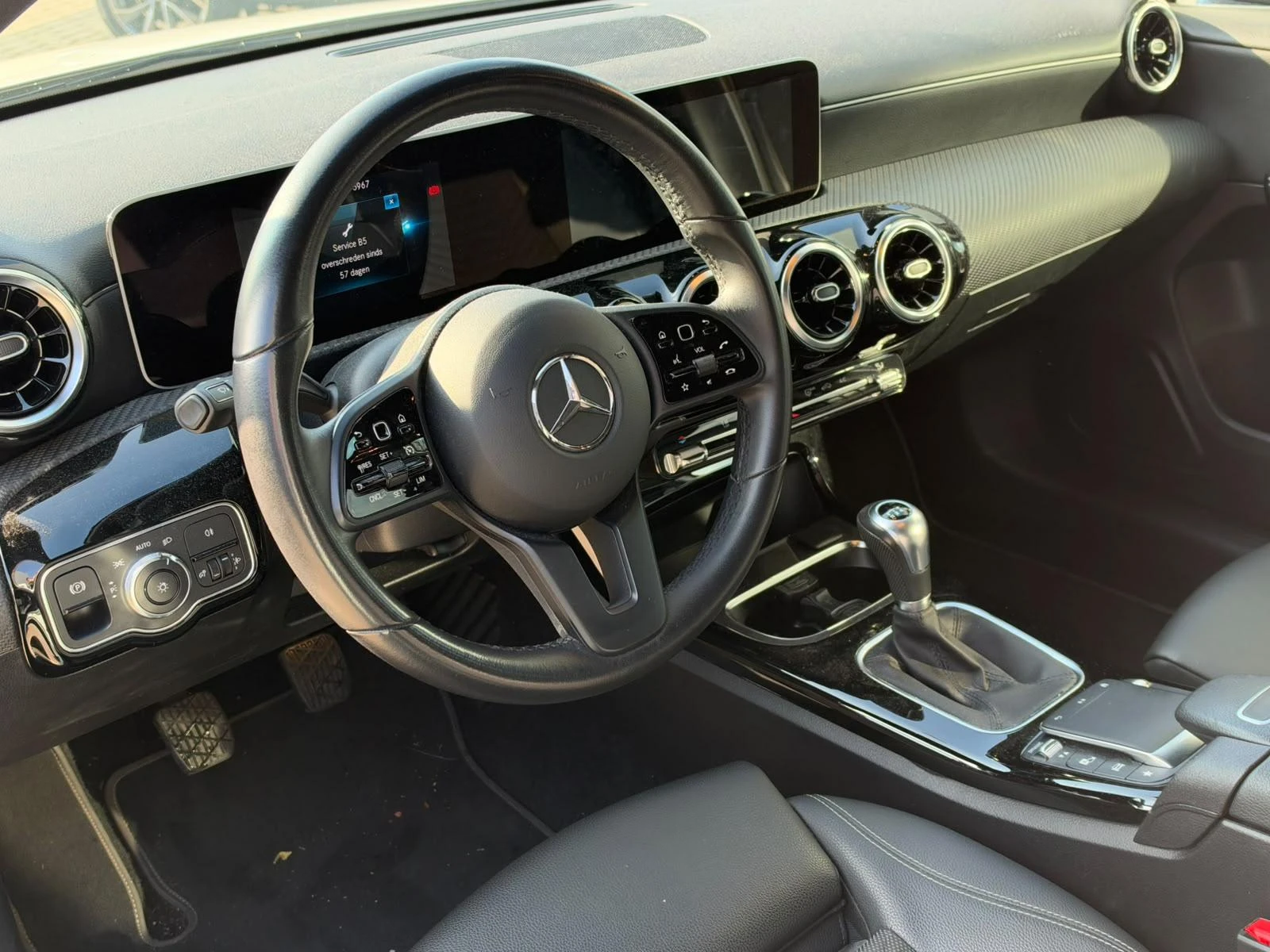 Mercedes-Benz-A-Klasse-image-2