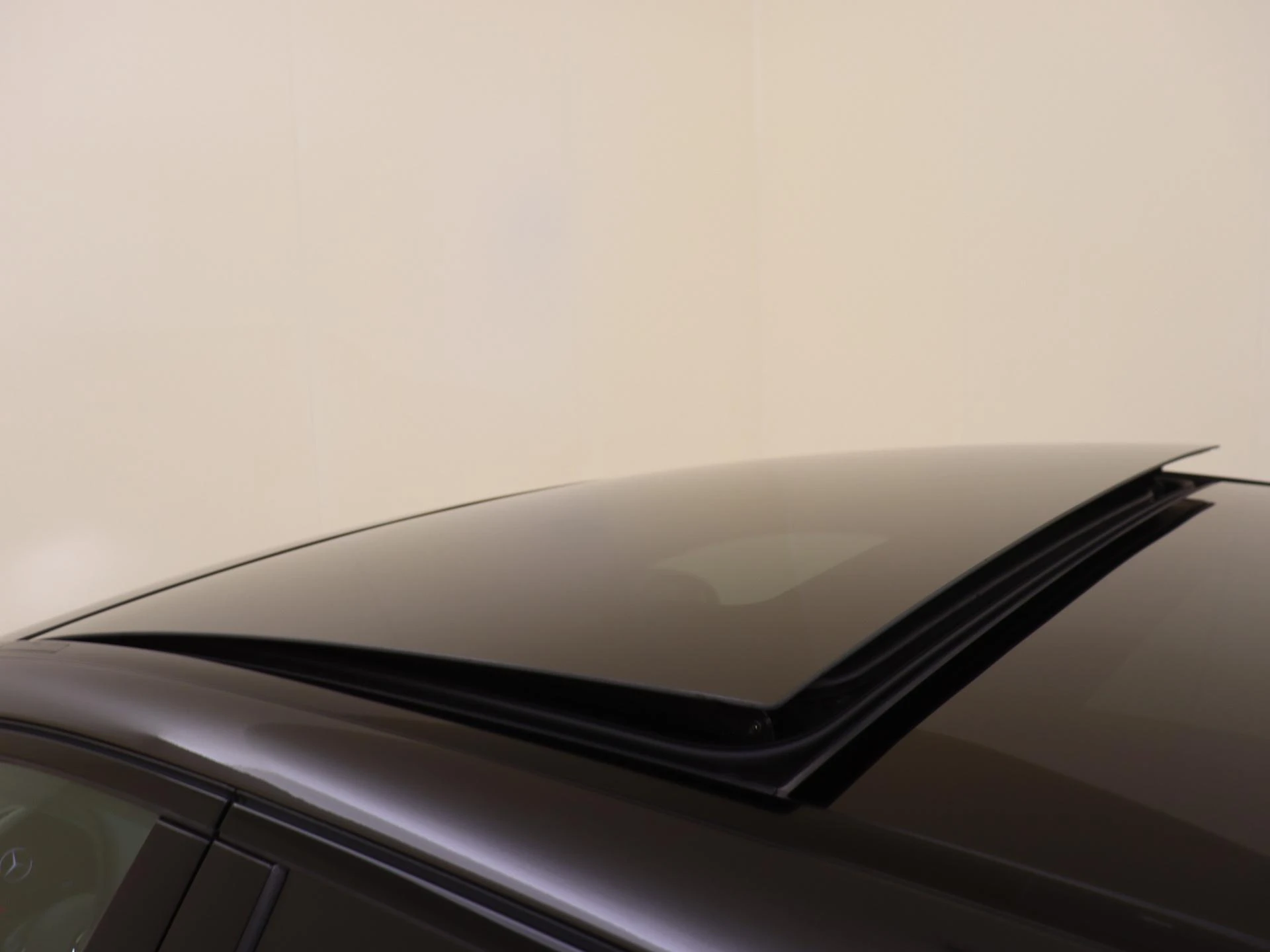 Mercedes-Benz-C-Klasse-image-27