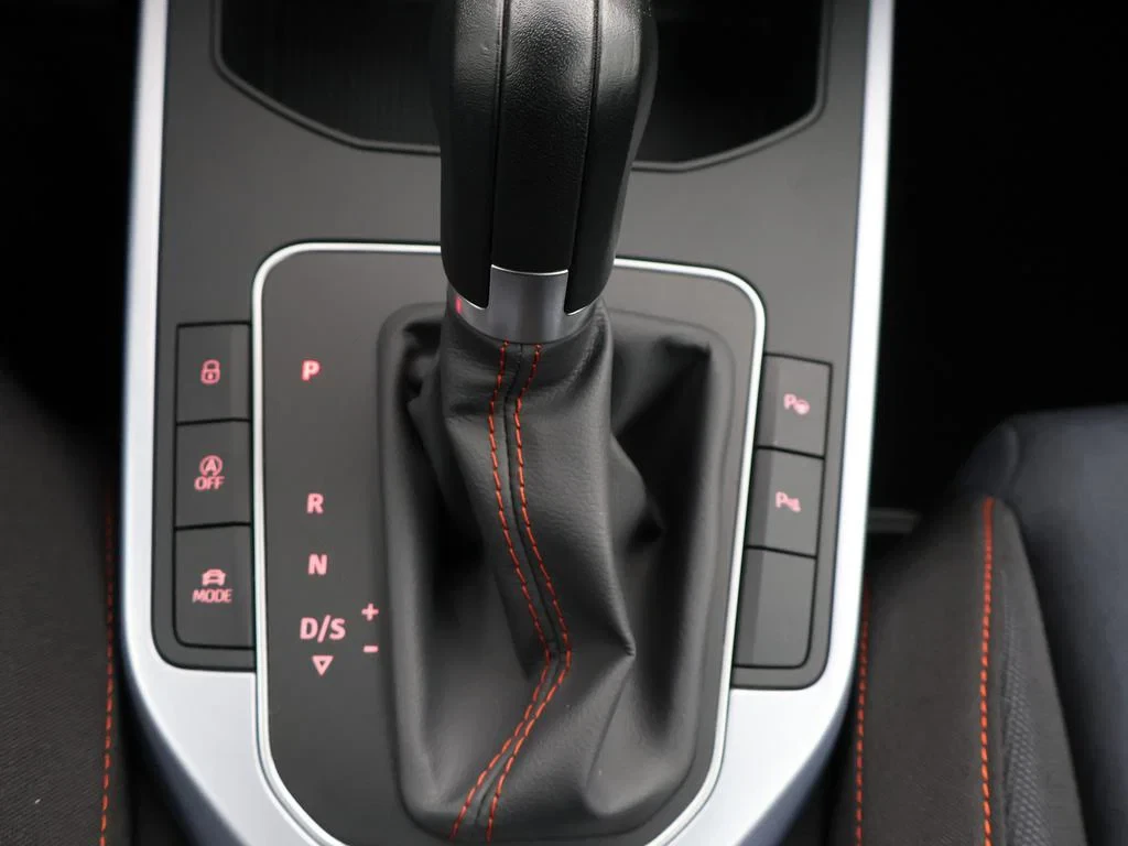SEAT-Arona-image-22