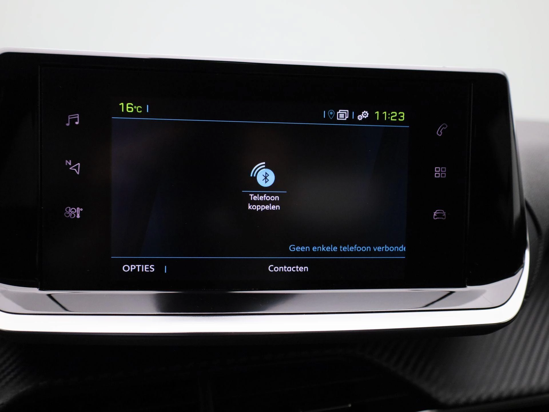 Peugeot-e-208-image-17