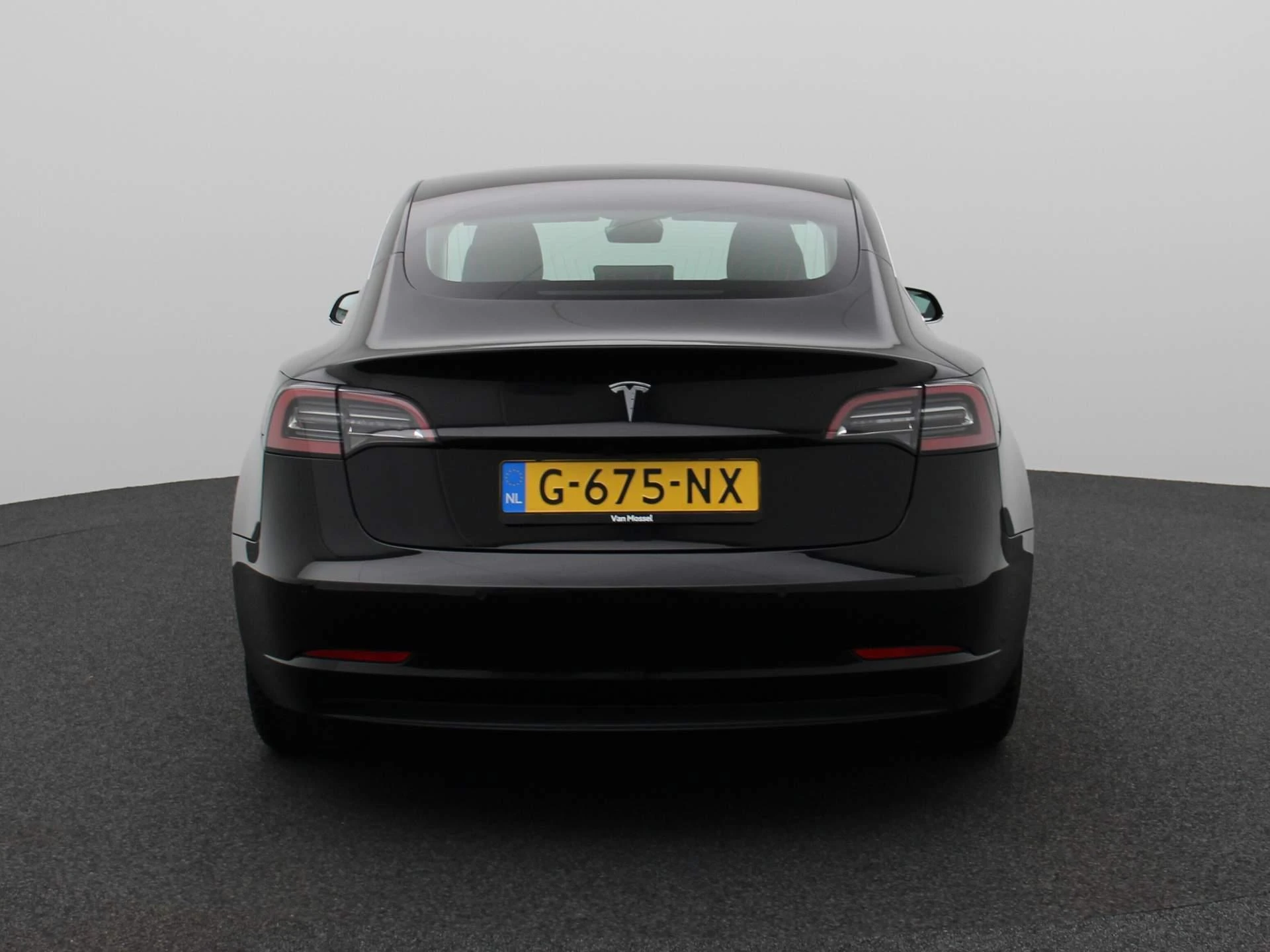Tesla-Model 3-image-4