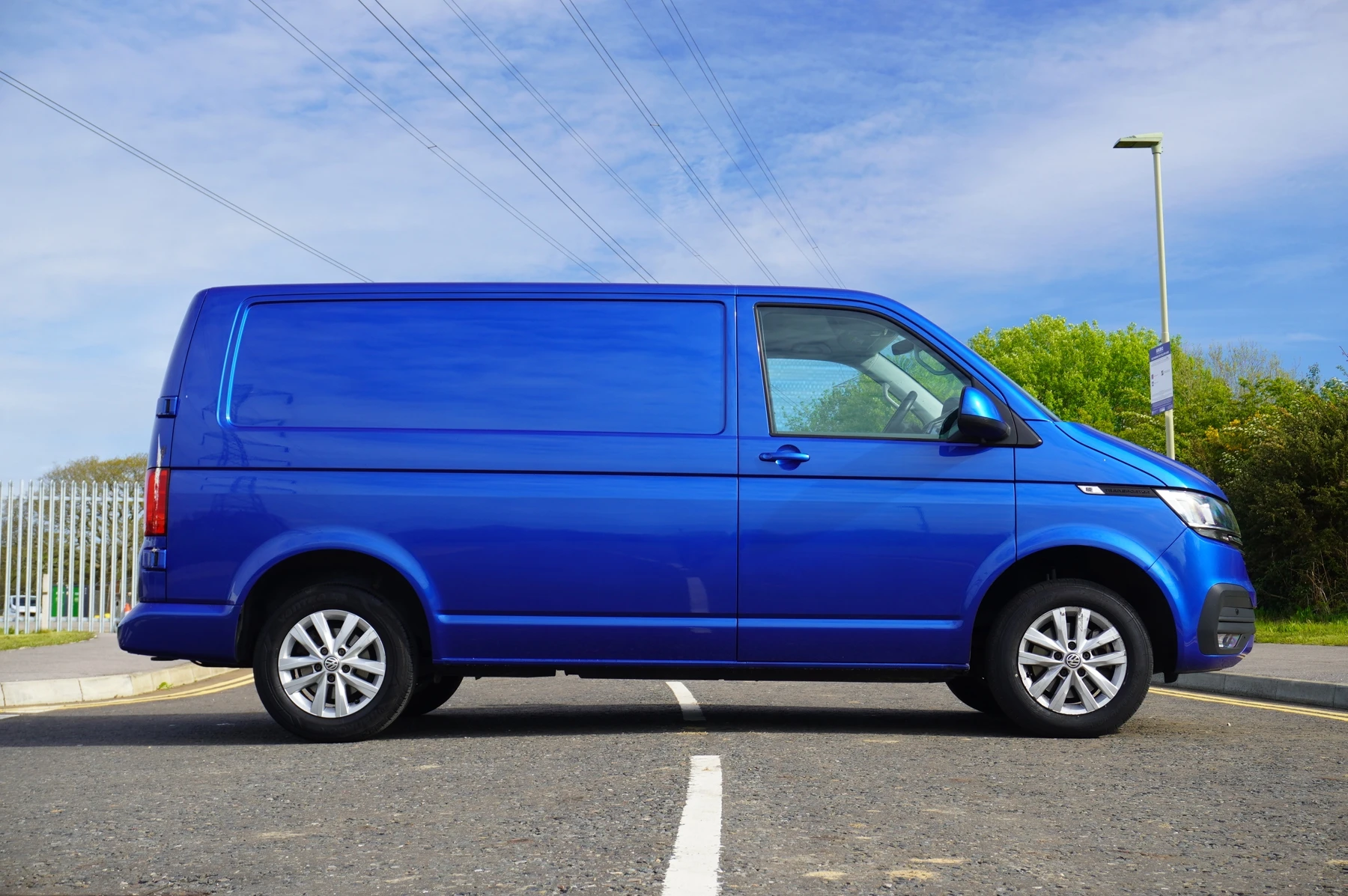 Volkswagen-Transporter-image-3