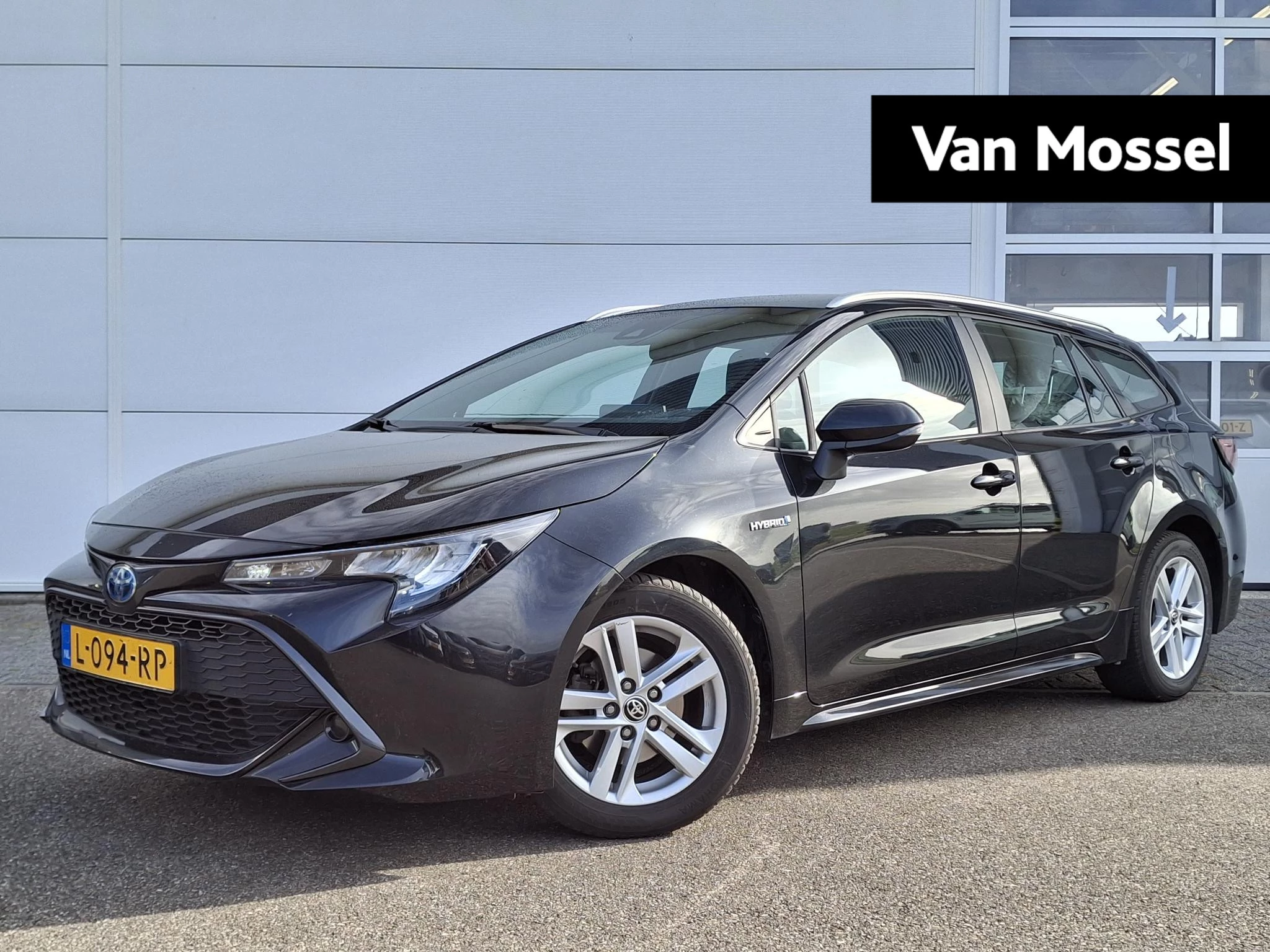 Toyota-Corolla Touring Sports-image-0