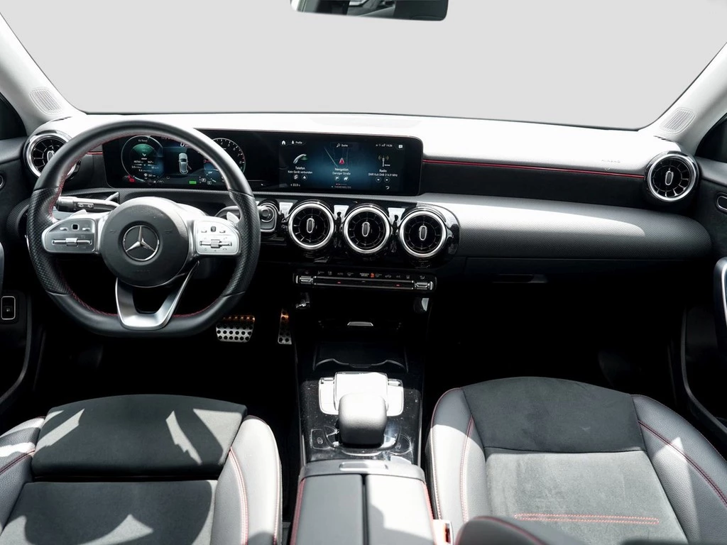 Mercedes-Benz A-Klasse 250 e AMG Line /Navi/RFK/GRA/LED