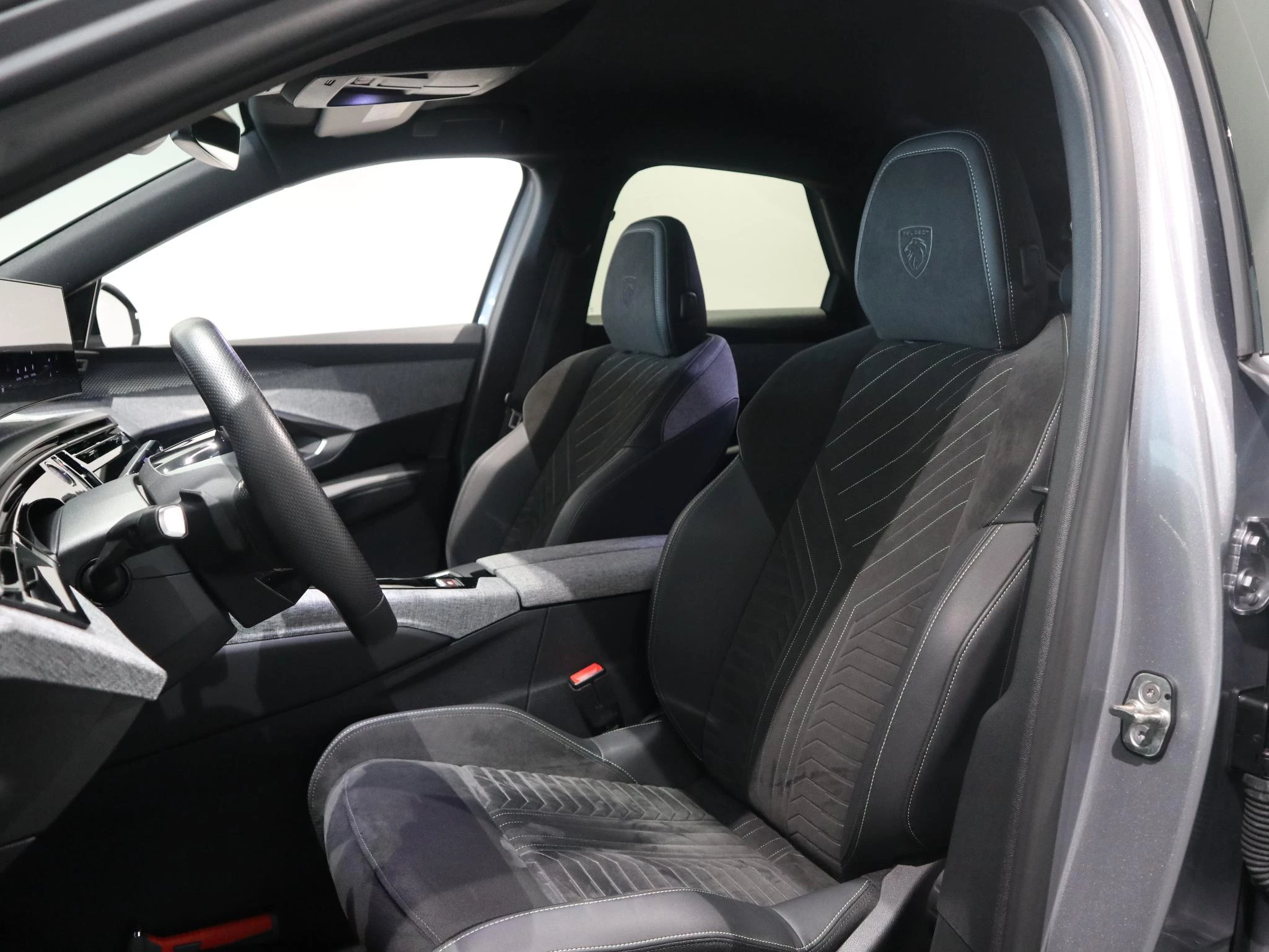 Peugeot 3008 1.2 HYBRID 145 e-DSC6 GT