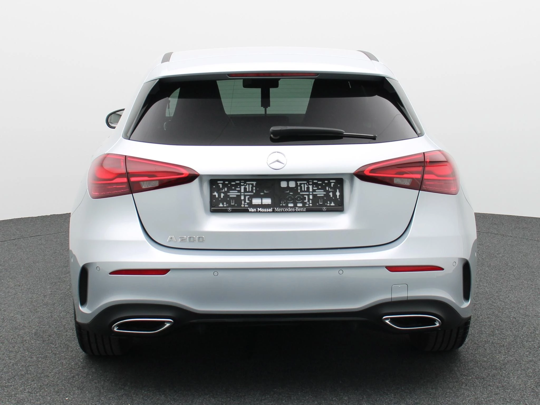 Mercedes-Benz A-Klasse 200 AMG Line + NIGHTPAKKET + TREKHAAK + CAMERA + SENSOREN +