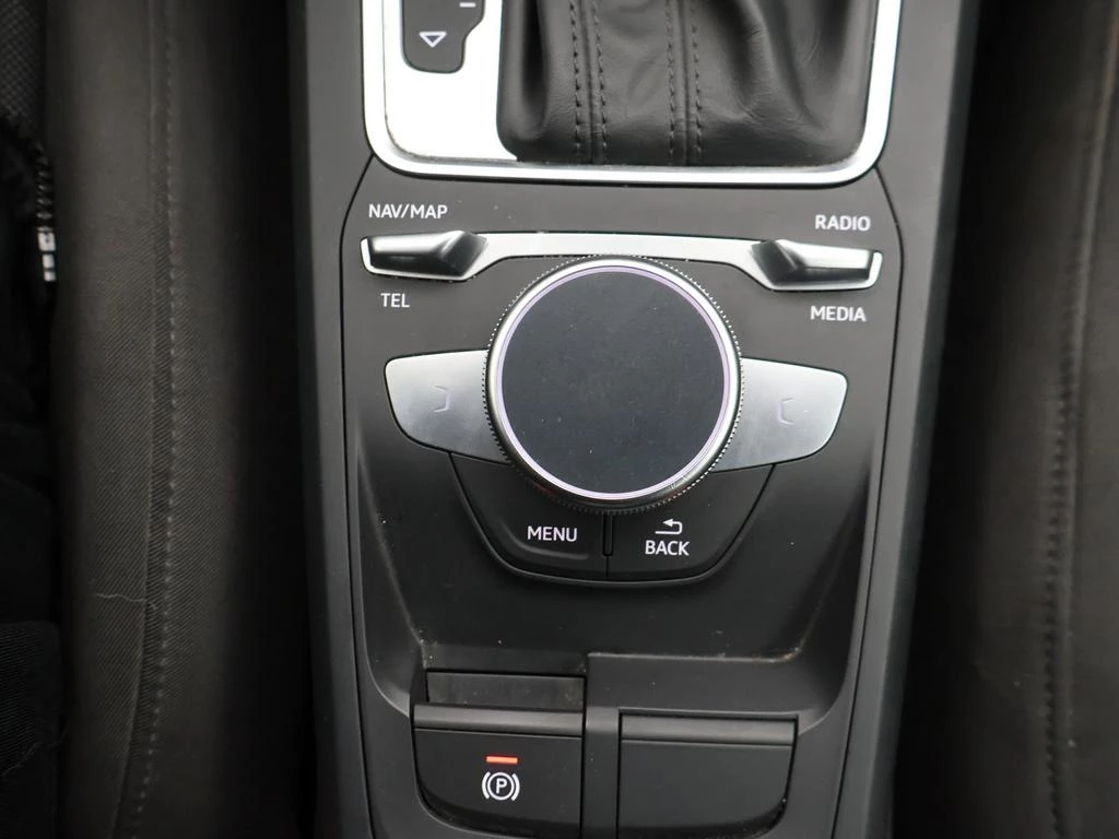 Audi Q2 Audi Q2 Business Edition Attraction 30TDI 116PK *AUTOMAAT*TREKHAAK*NAVI*CRUISE*VIRTUAL COCKPIT*...*