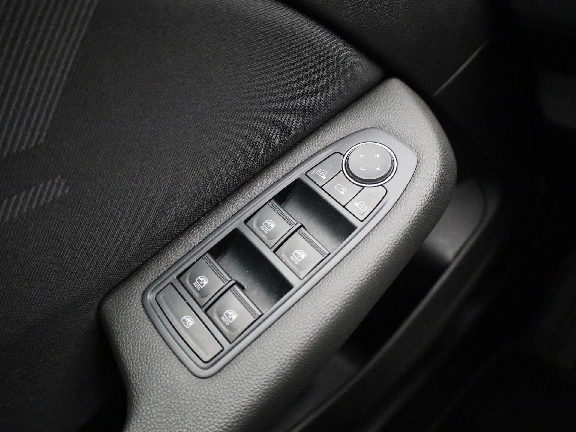 Renault-Clio-image-21
