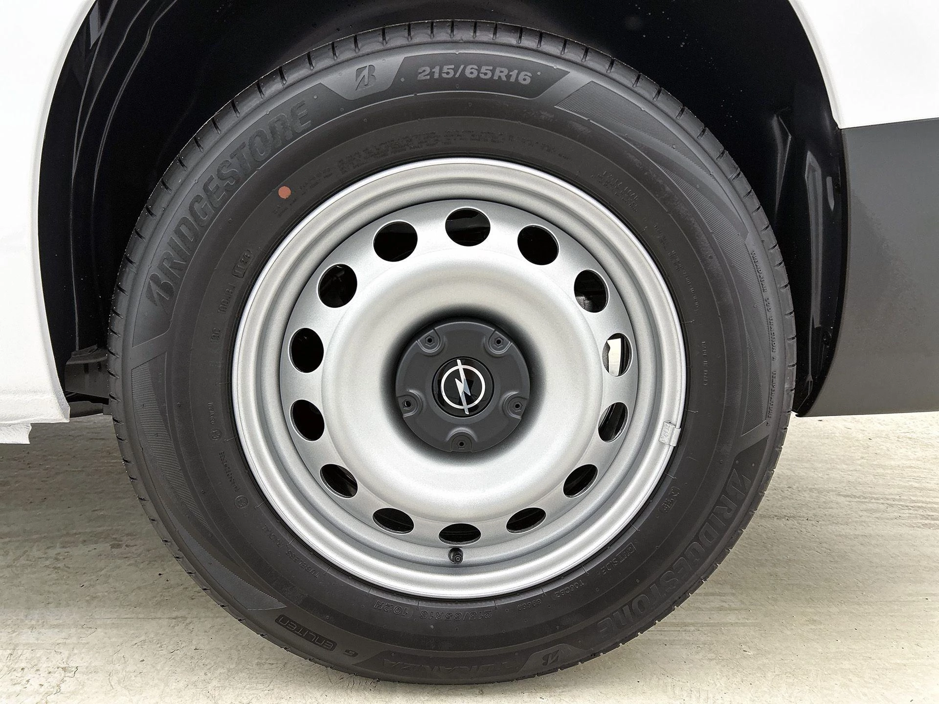 Opel-Combo-e-image-39