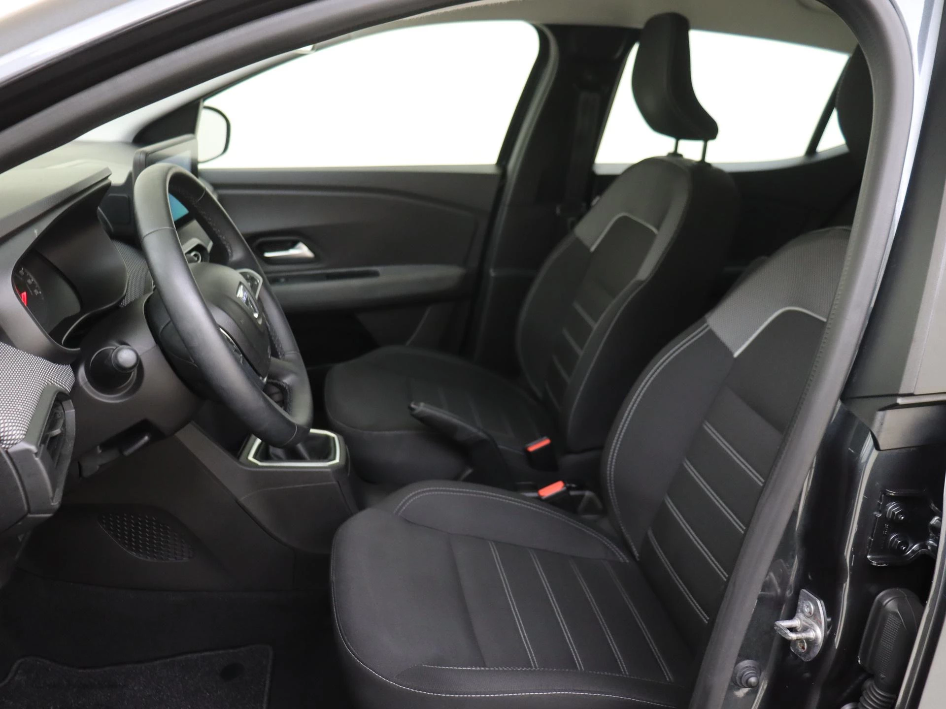 Dacia-Sandero-image-13