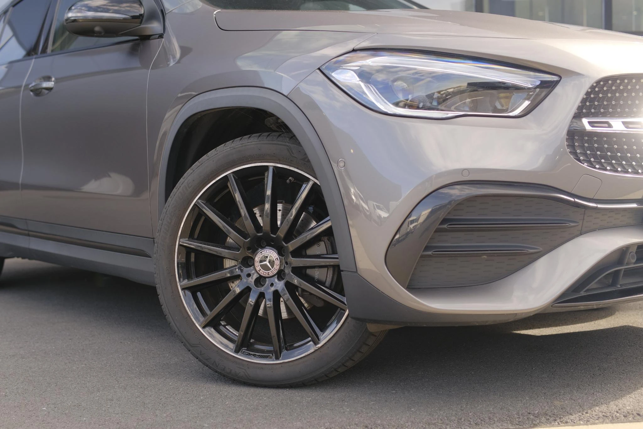 Mercedes-Benz-GLA-image-13