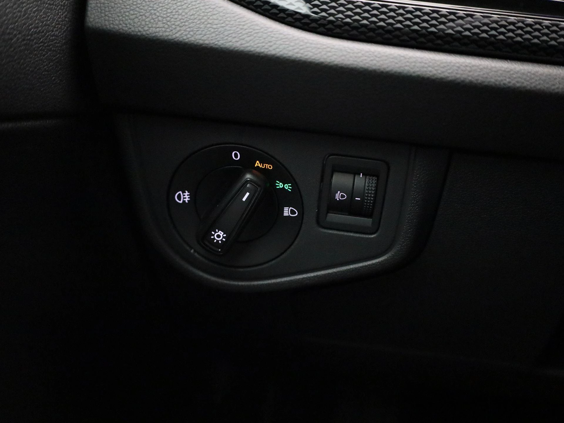Volkswagen-Polo-image-21