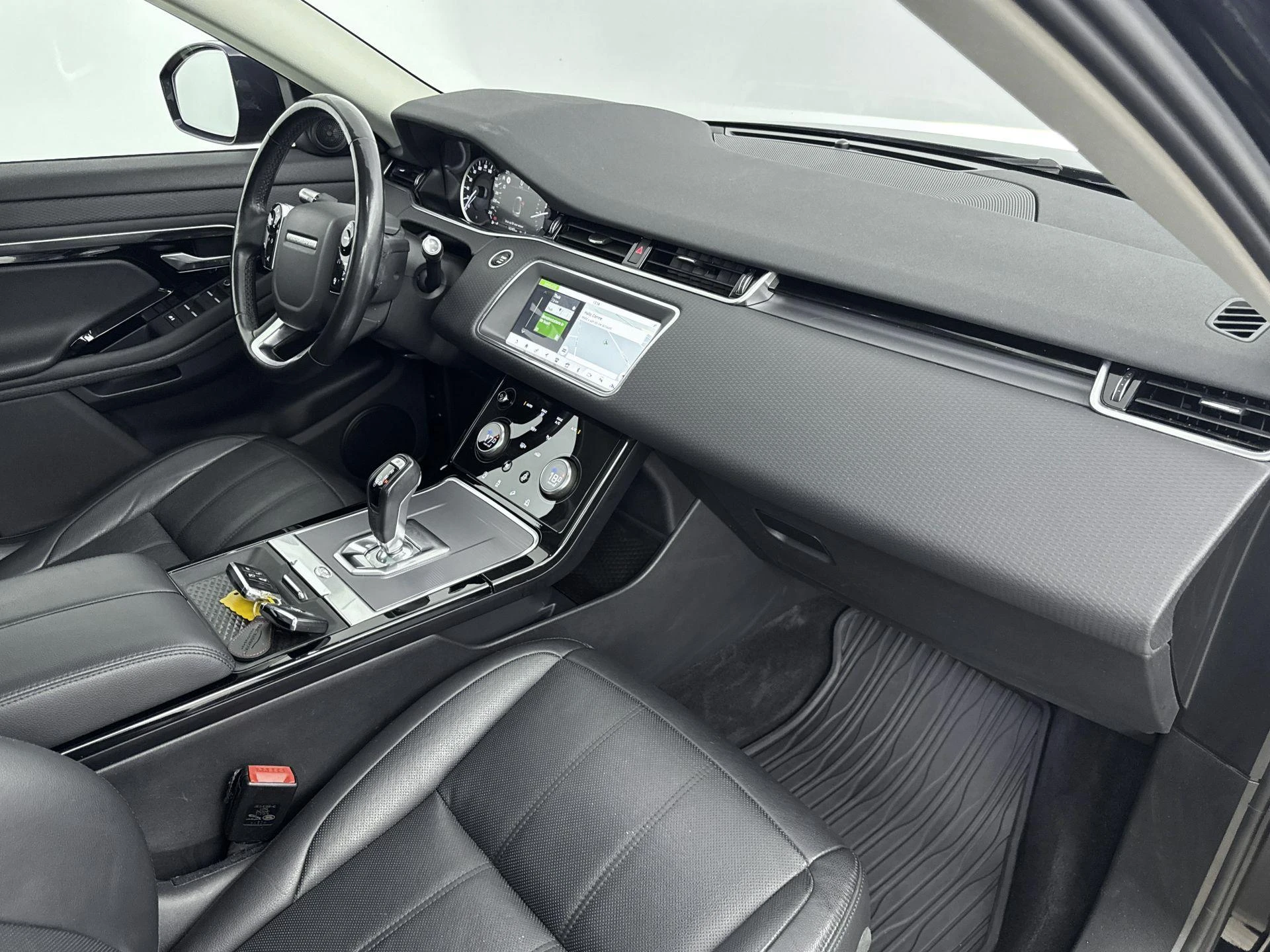 Land Rover-Range Rover Evoque-image-16