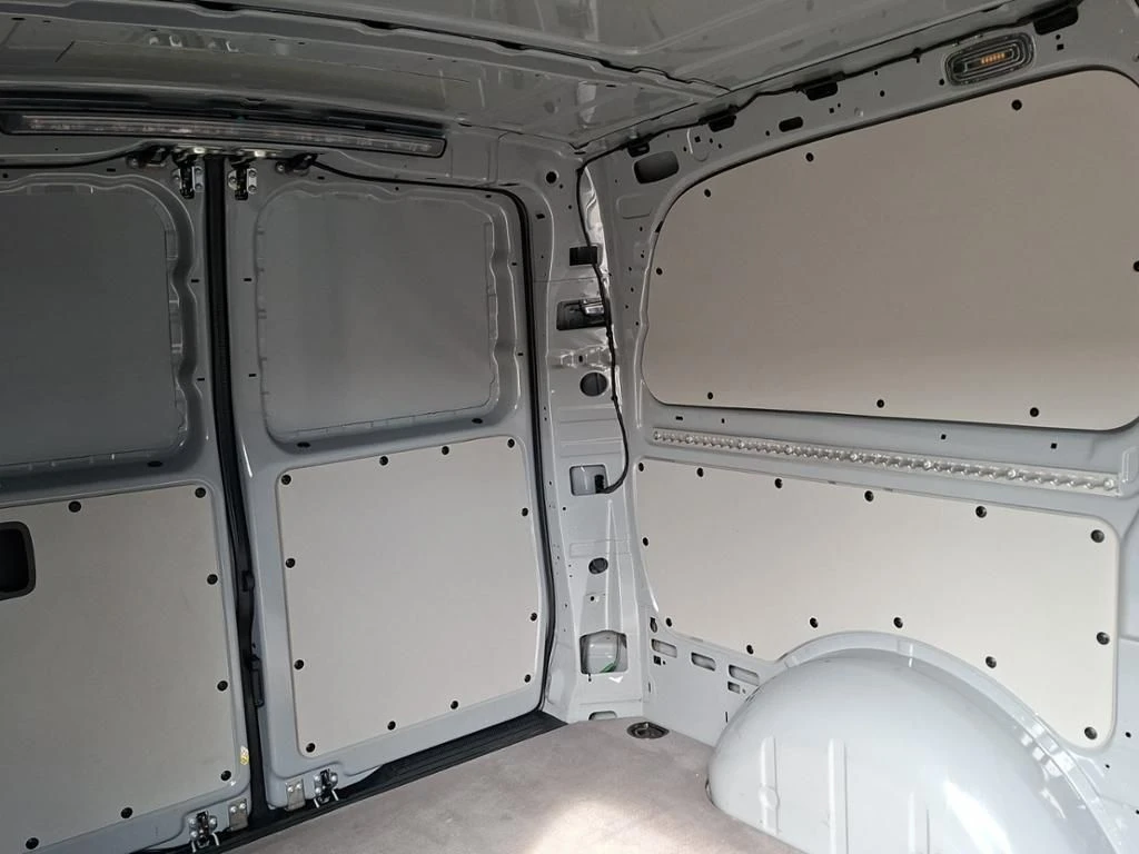 Mercedes-Benz-Vito 116-image-18