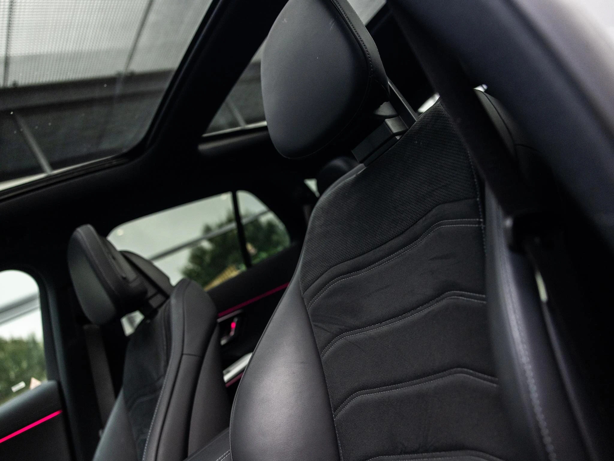 Mercedes-Benz-E-Klasse-image-19