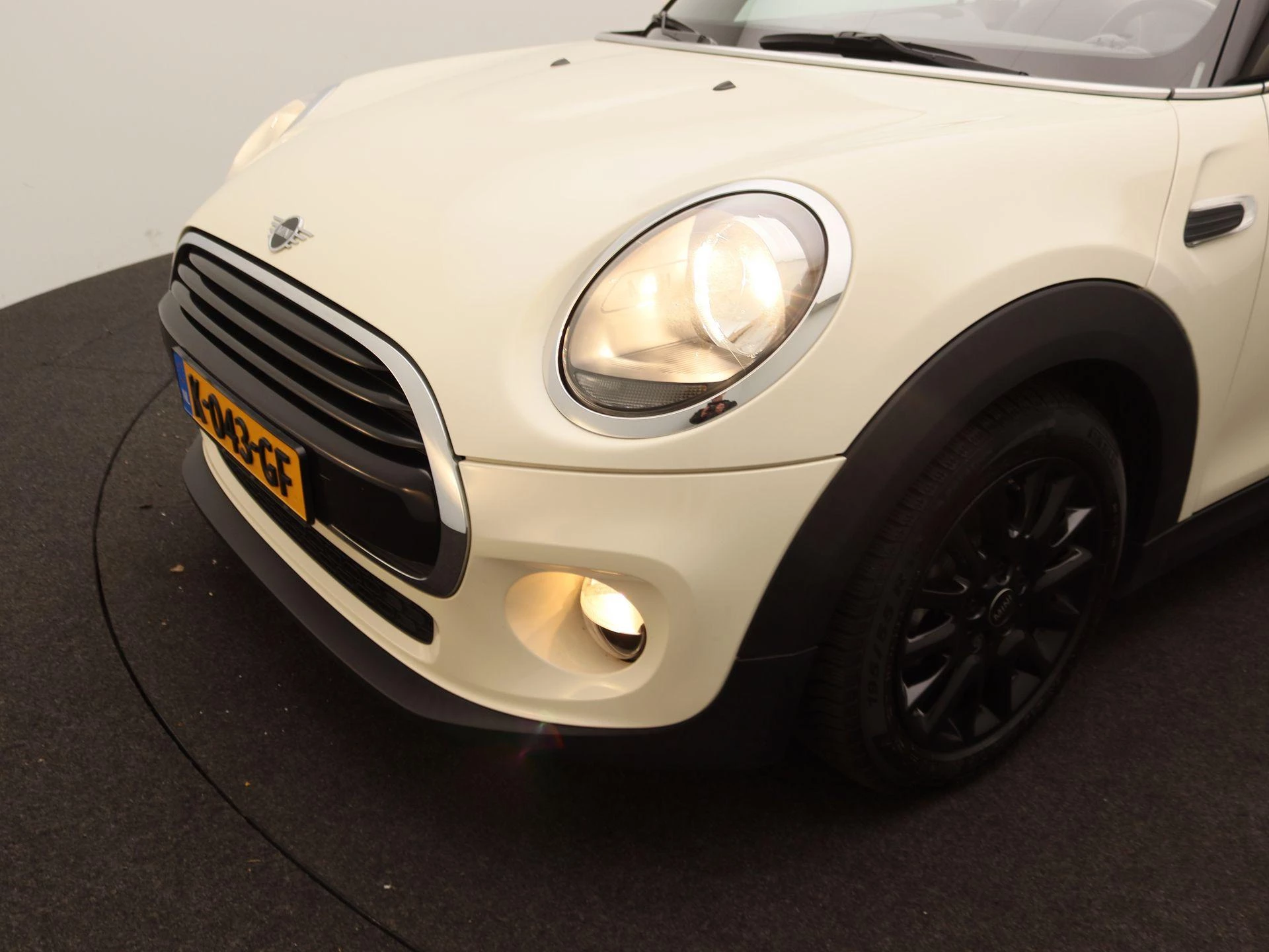 MINI-Cooper Cabrio-image-15