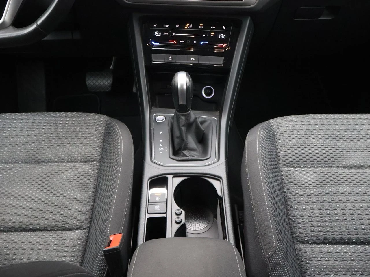 Volkswagen-Touran-image-18