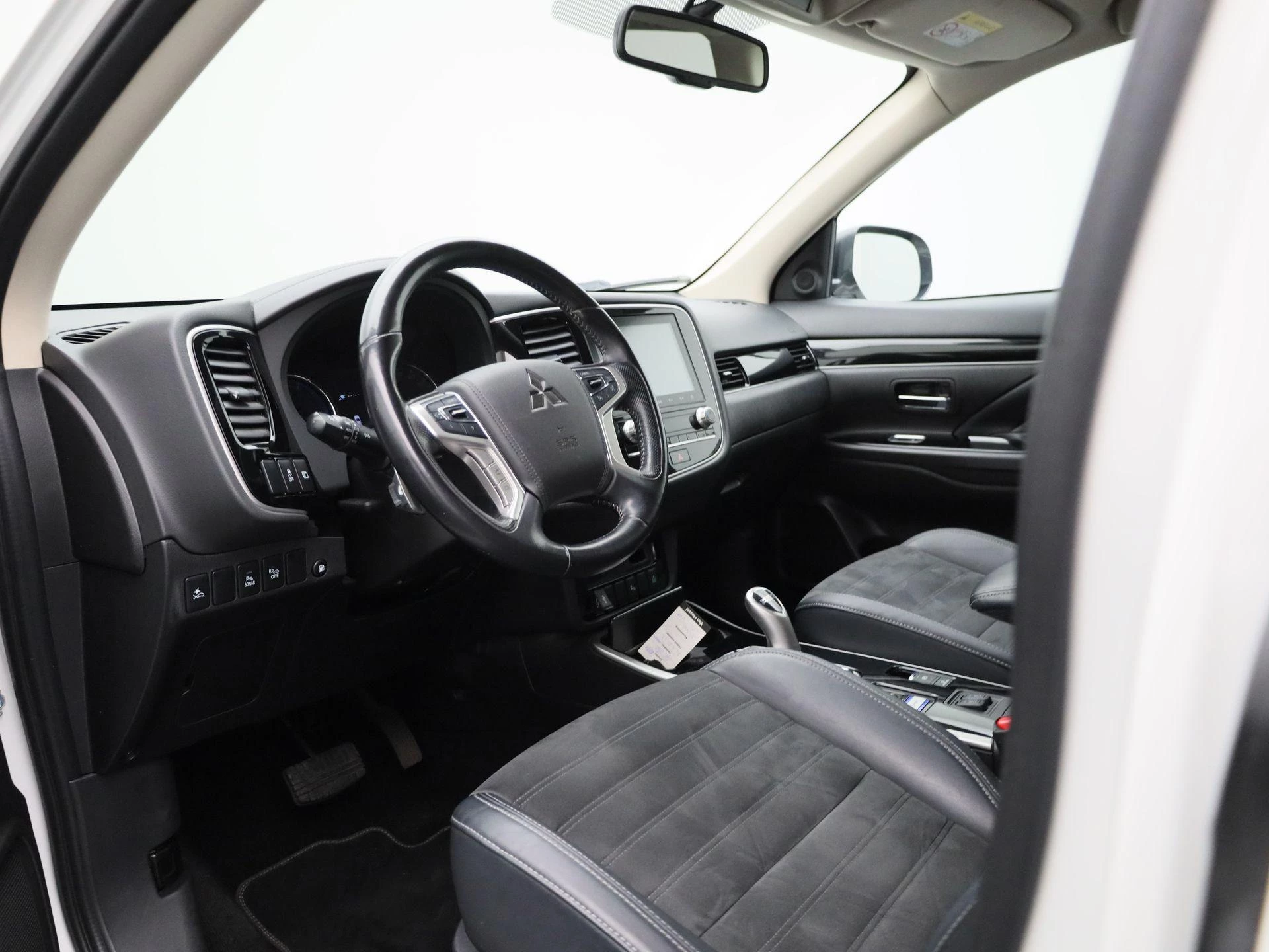 Mitsubishi-Outlander-image-28