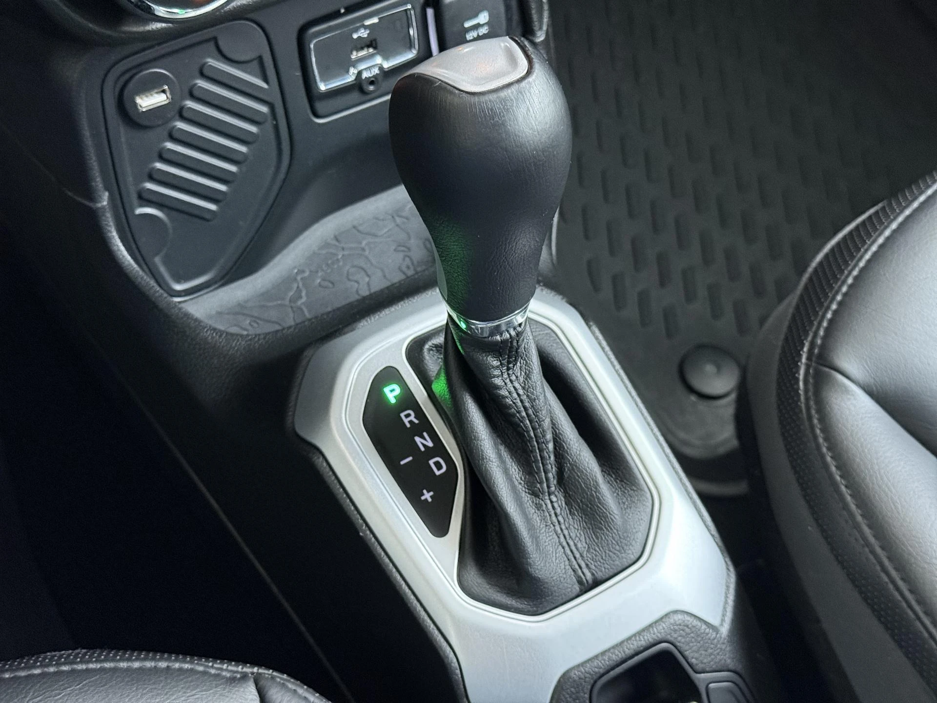 Jeep-Renegade-image-11