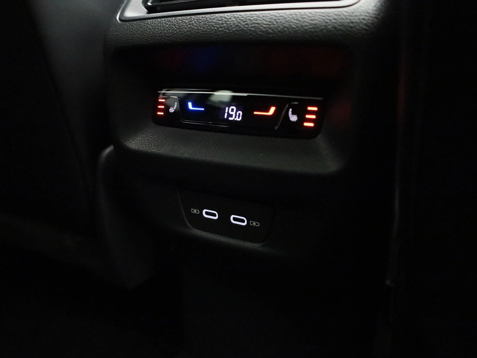 Volkswagen Tiguan 1.5 eHybrid R-Line Edition 272 PK |