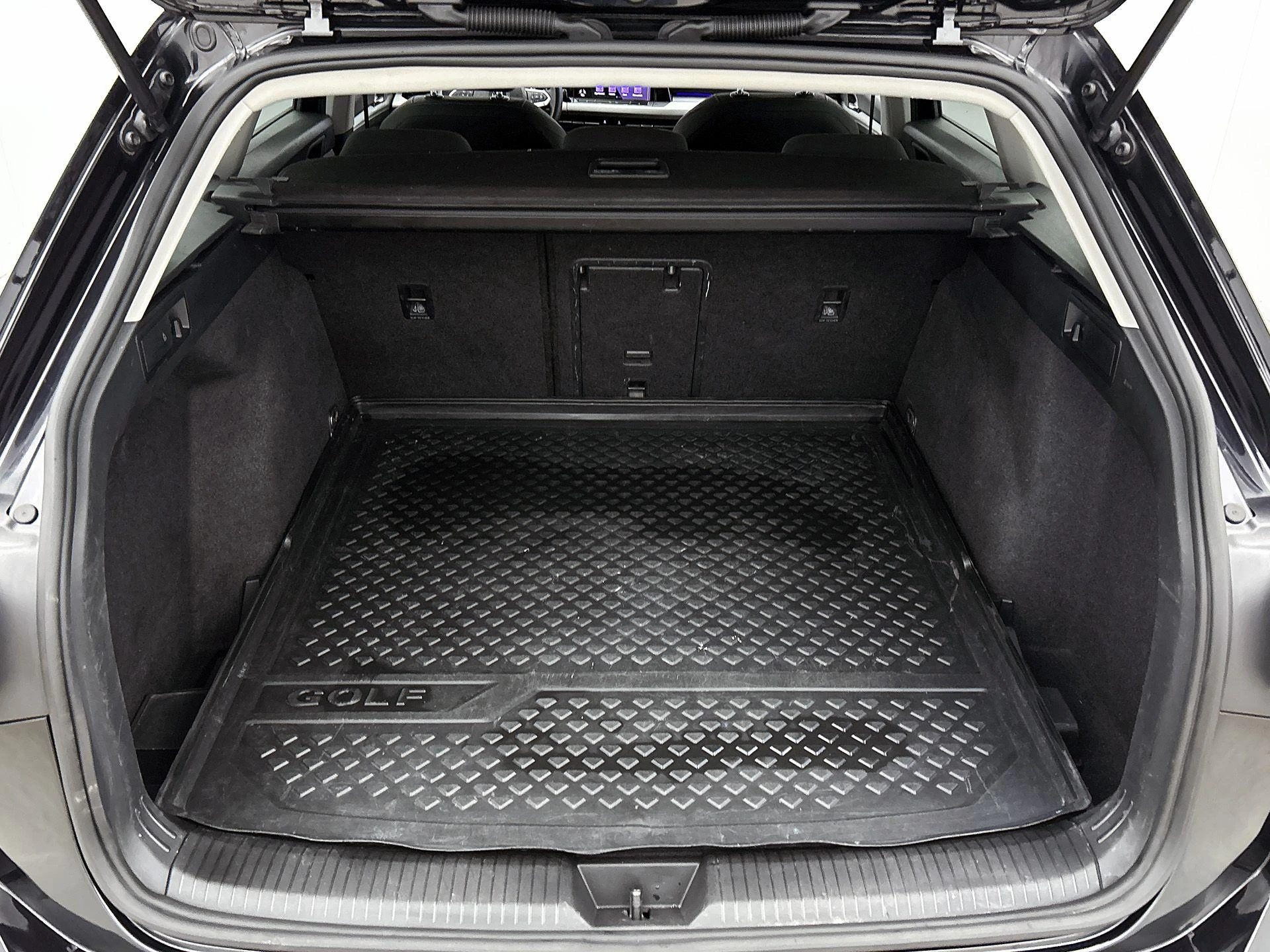 Volkswagen-Golf-image-14