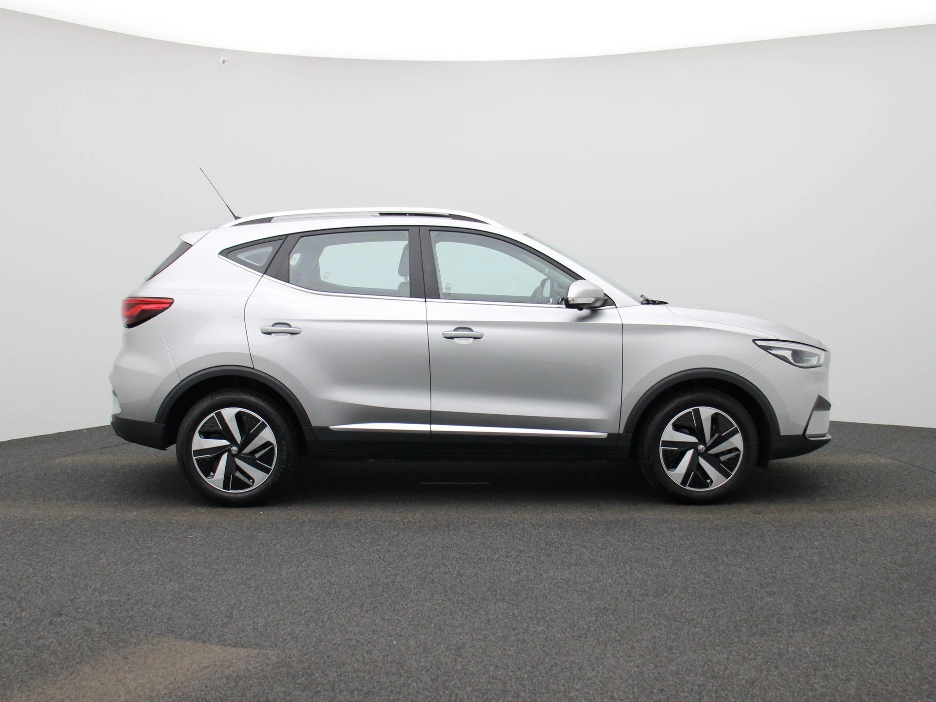 MG-ZS EV-image-5