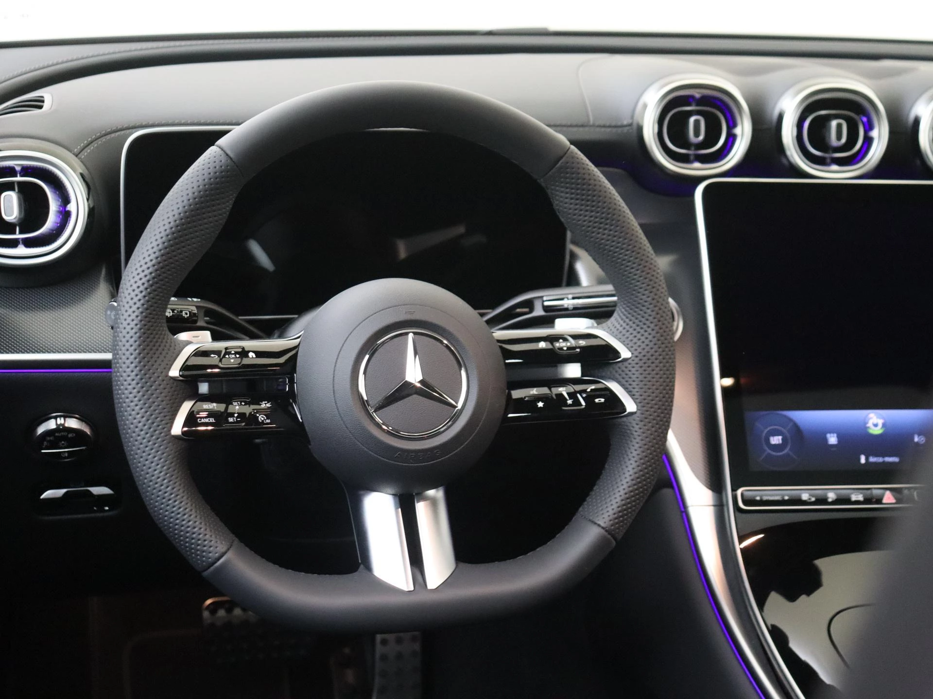 Mercedes-Benz-GLC-image-9