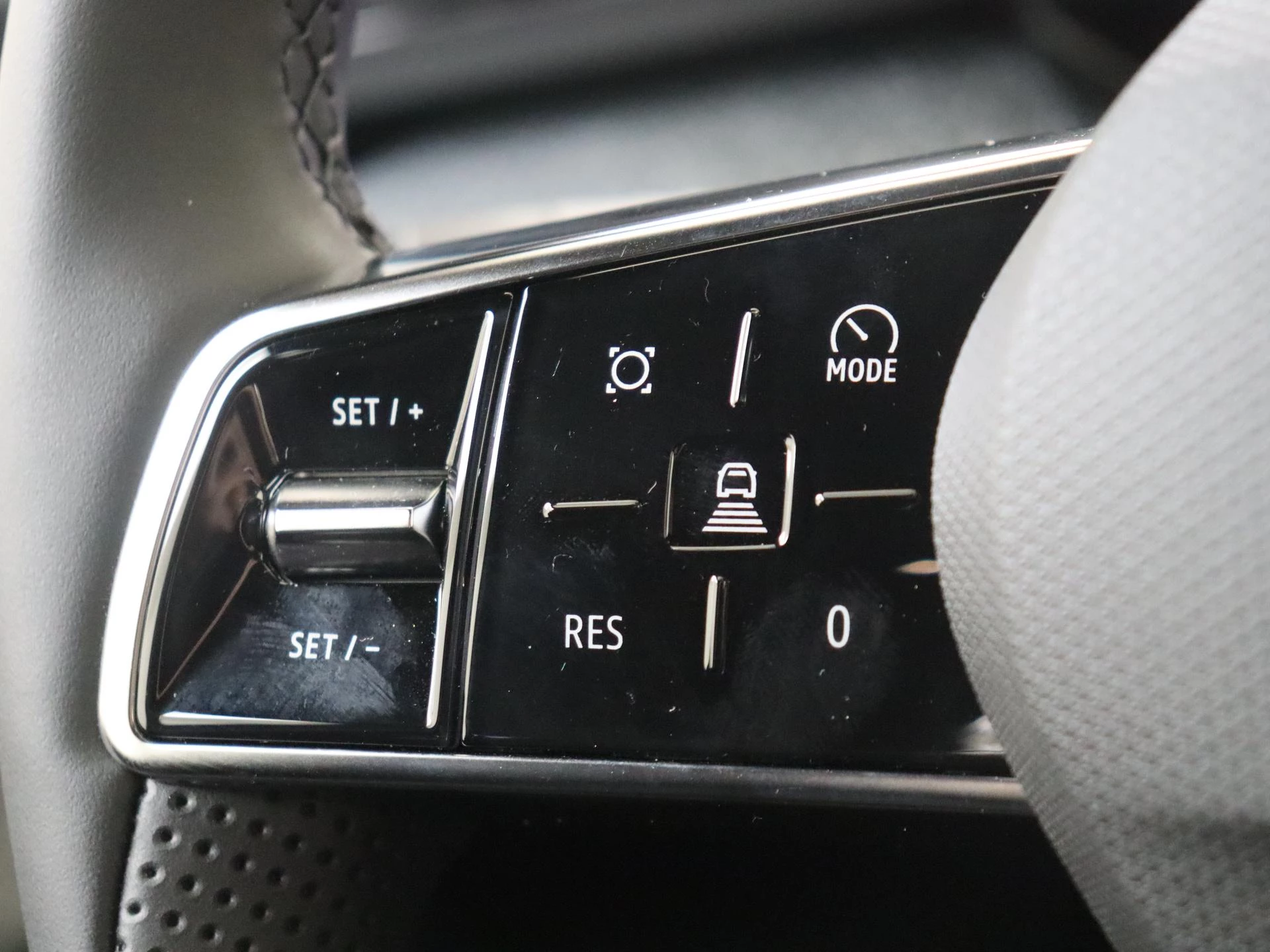 Renault-Clio-image-16