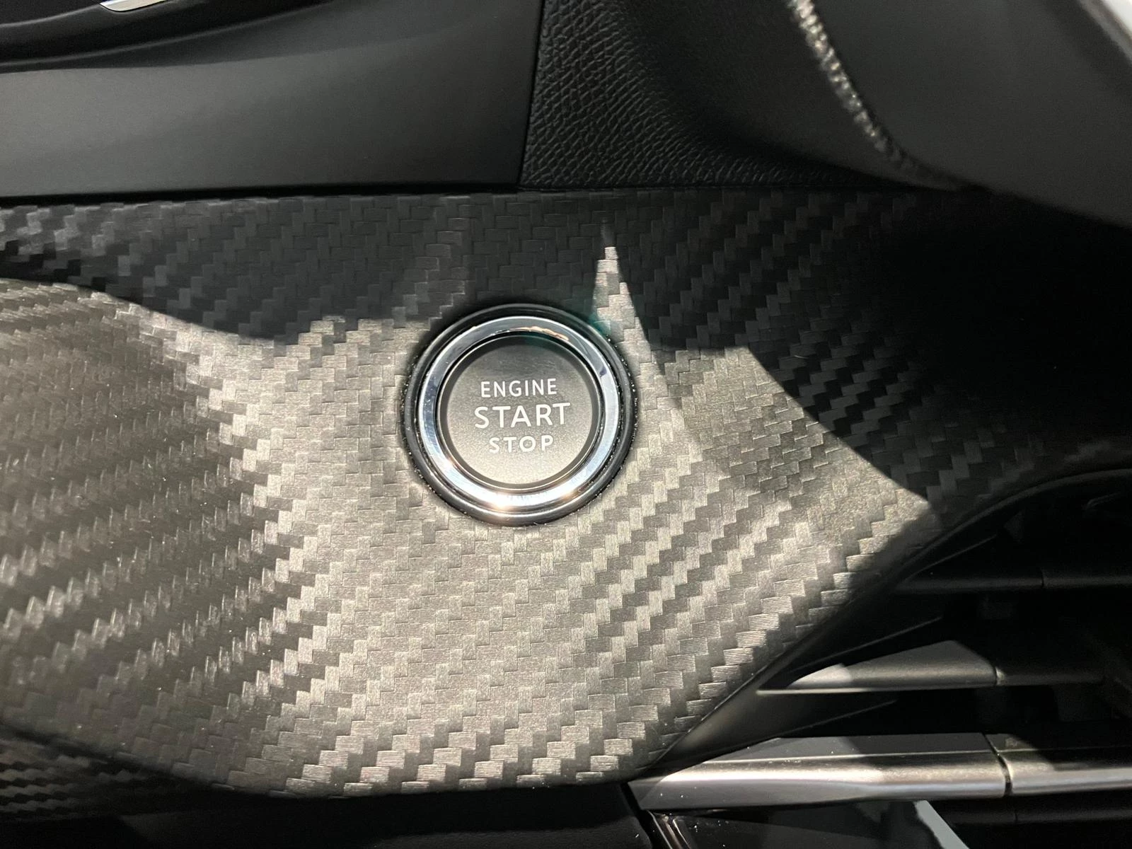 Peugeot-e-208-image-19