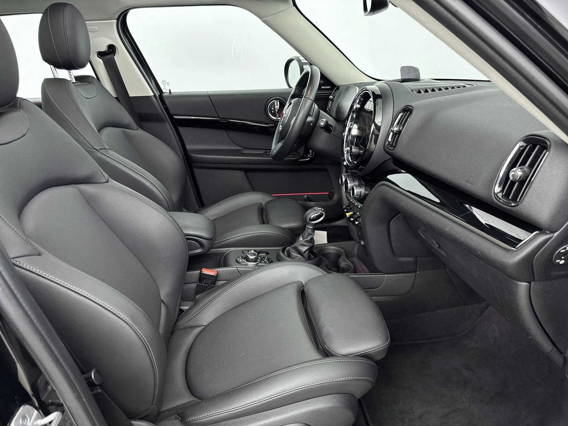 MINI-Countryman-image-28