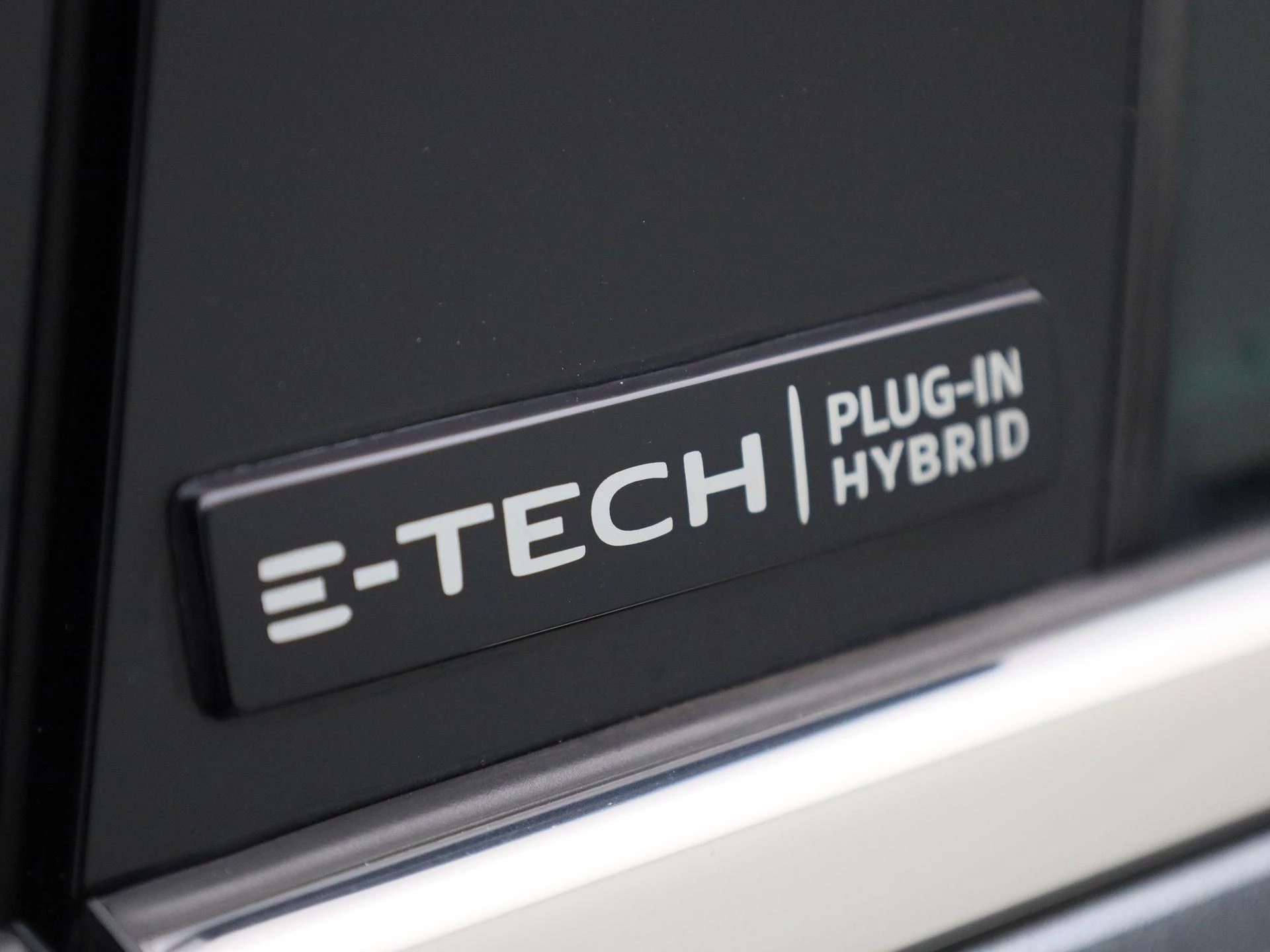 Renault-Megane E-Tech-image-14