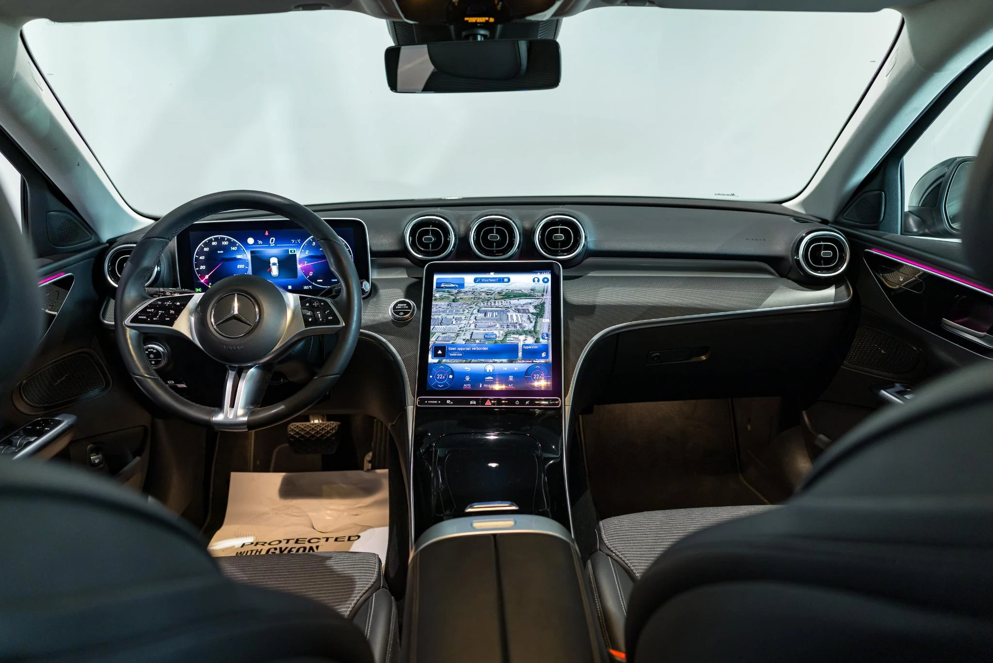 Mercedes-Benz-C-Klasse-image-15