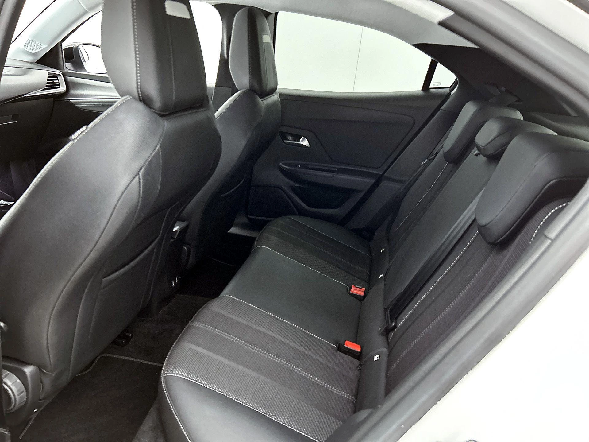 Opel-Mokka-e-image-25