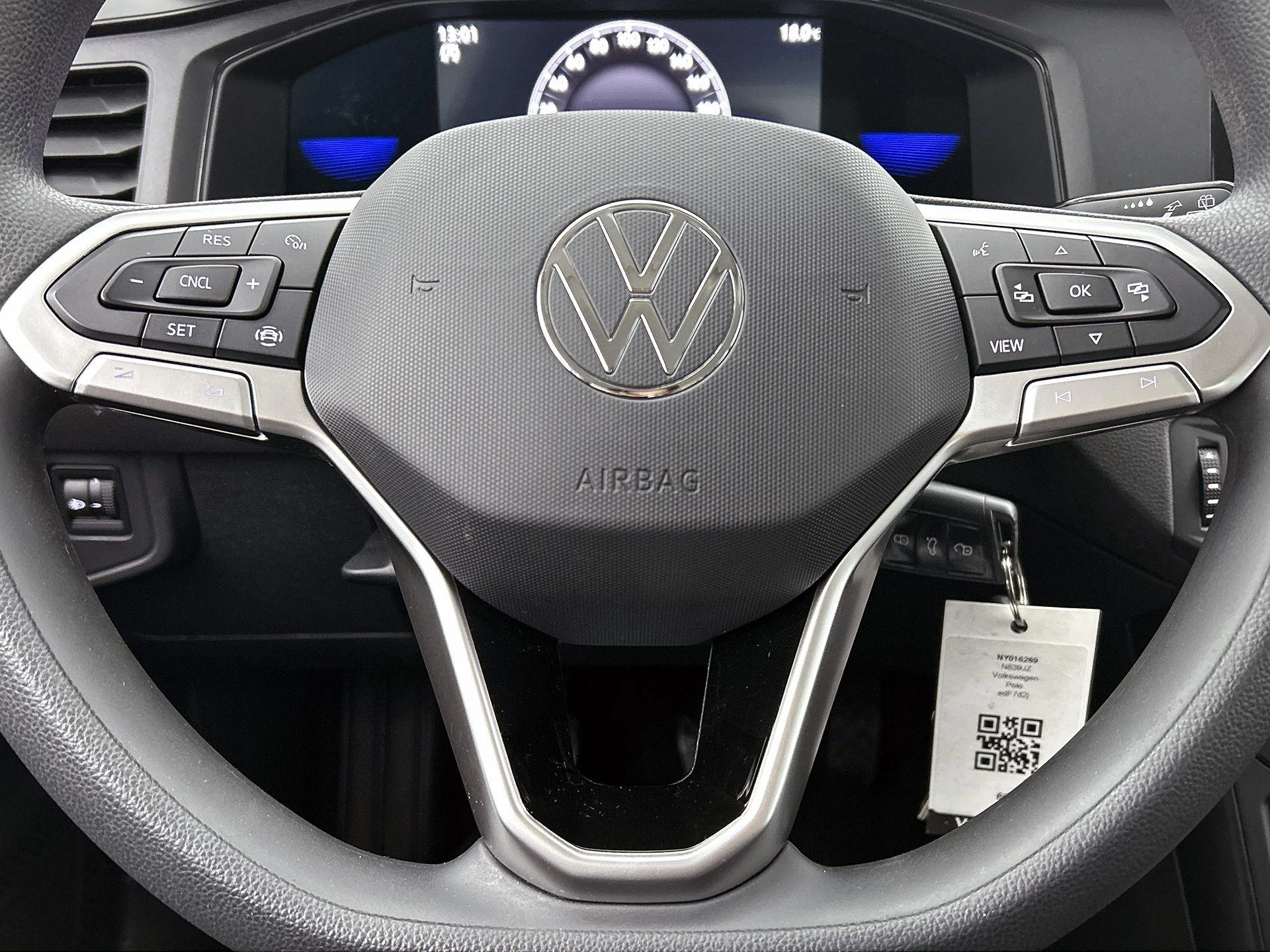 Volkswagen-Polo-image-23