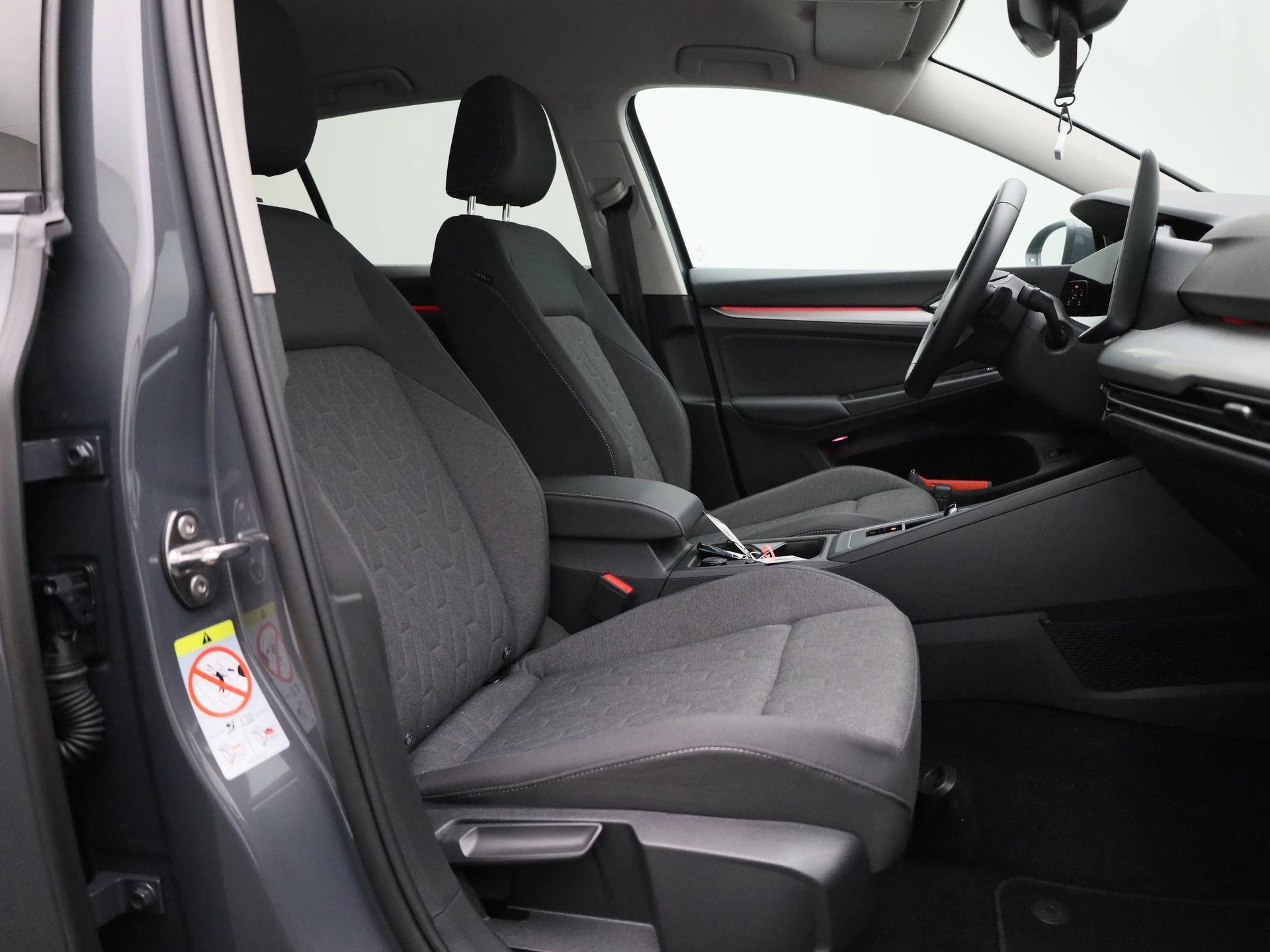 Volkswagen-Golf-image-34