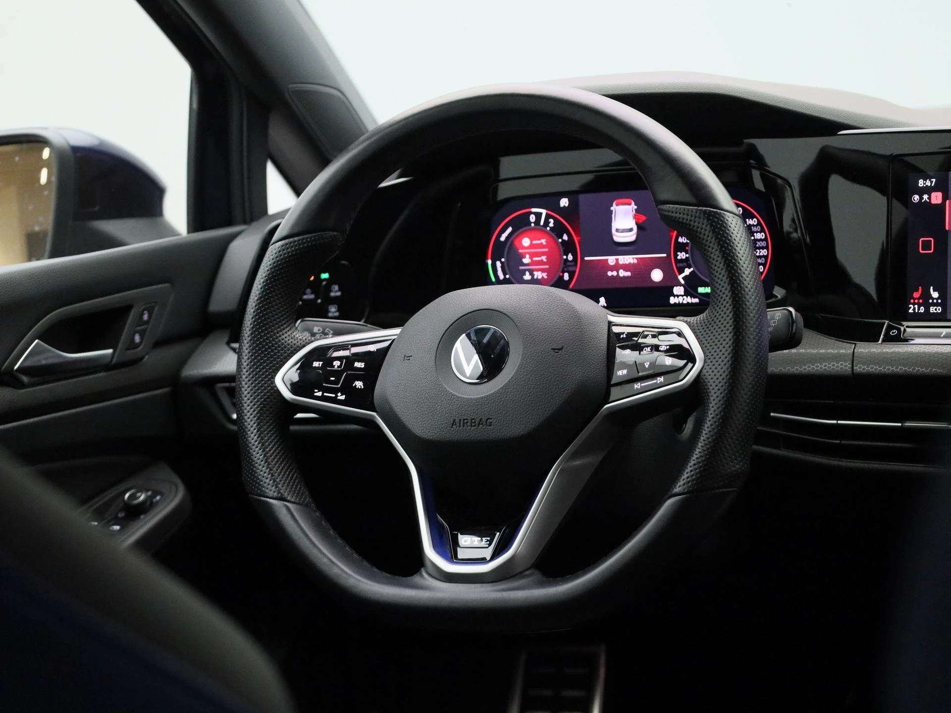 Volkswagen-Golf-image-37