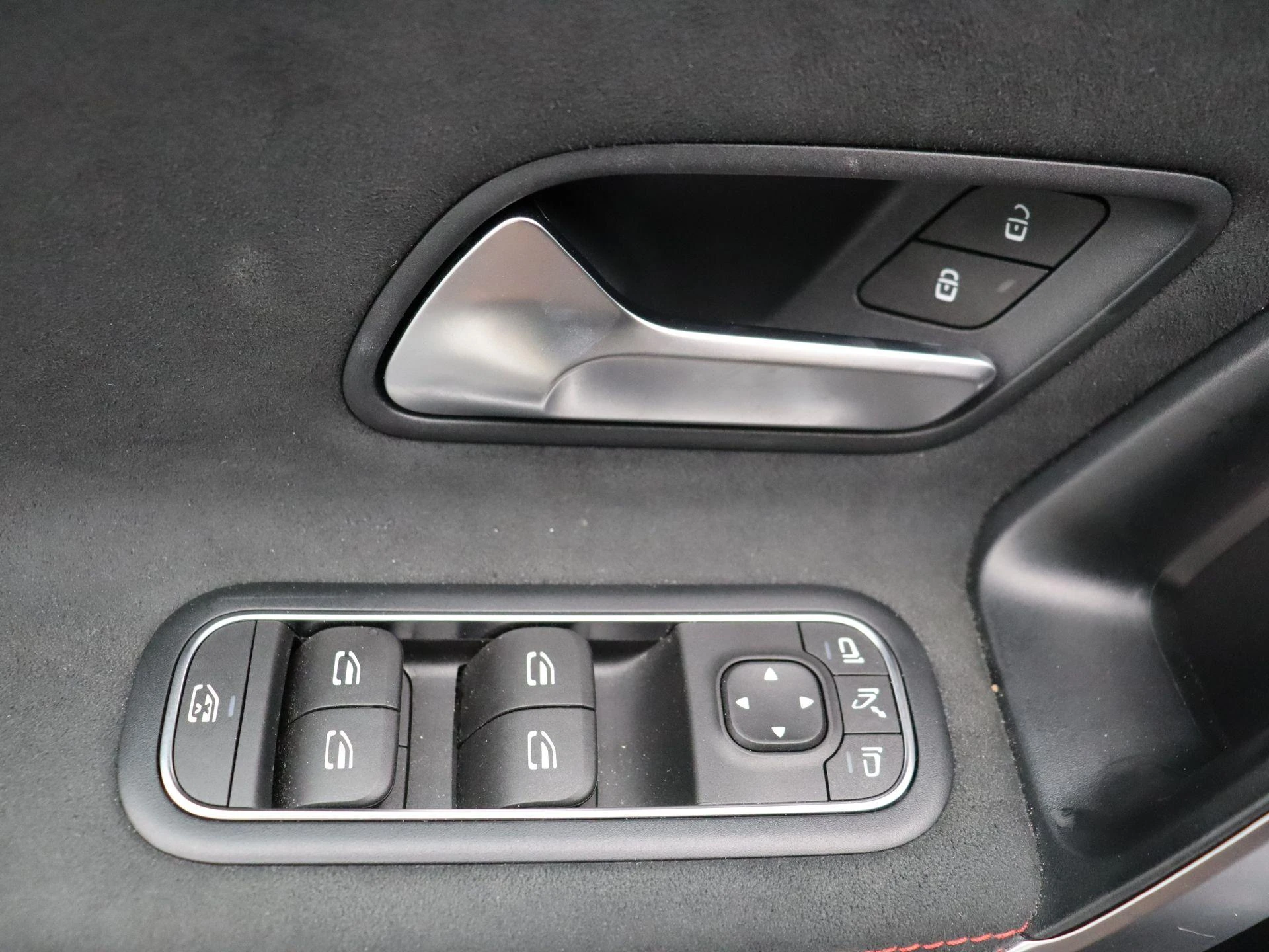 Mercedes-Benz CLA 250 e AMG Line Shooting Brake + MULTIBEAM LED + PANORAMISCH DAK + CARPLAY +