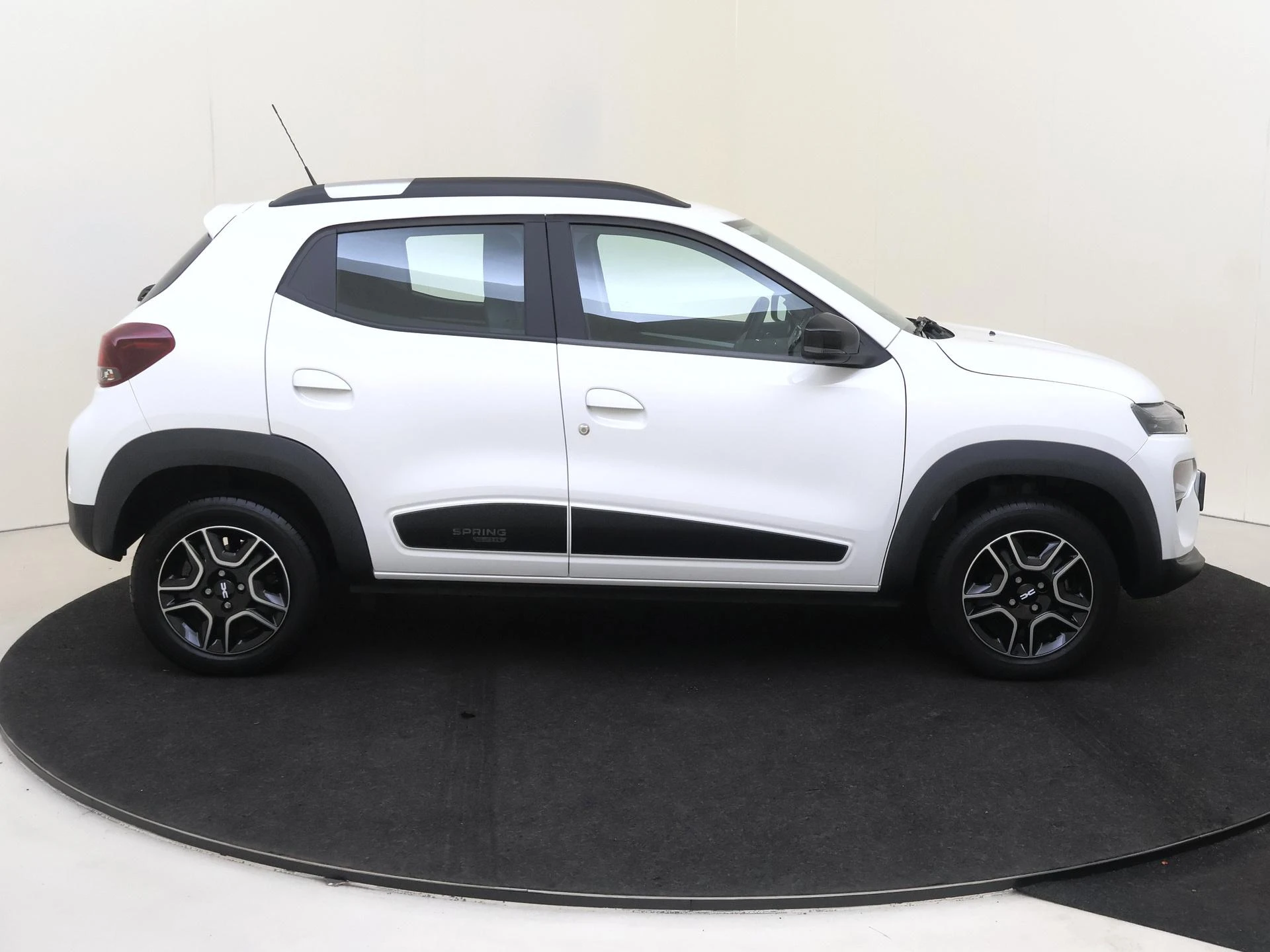 Dacia-Spring-image-8