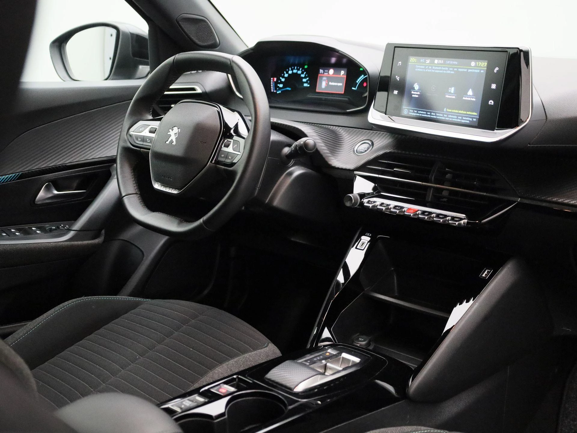 Peugeot-e-2008-image-34