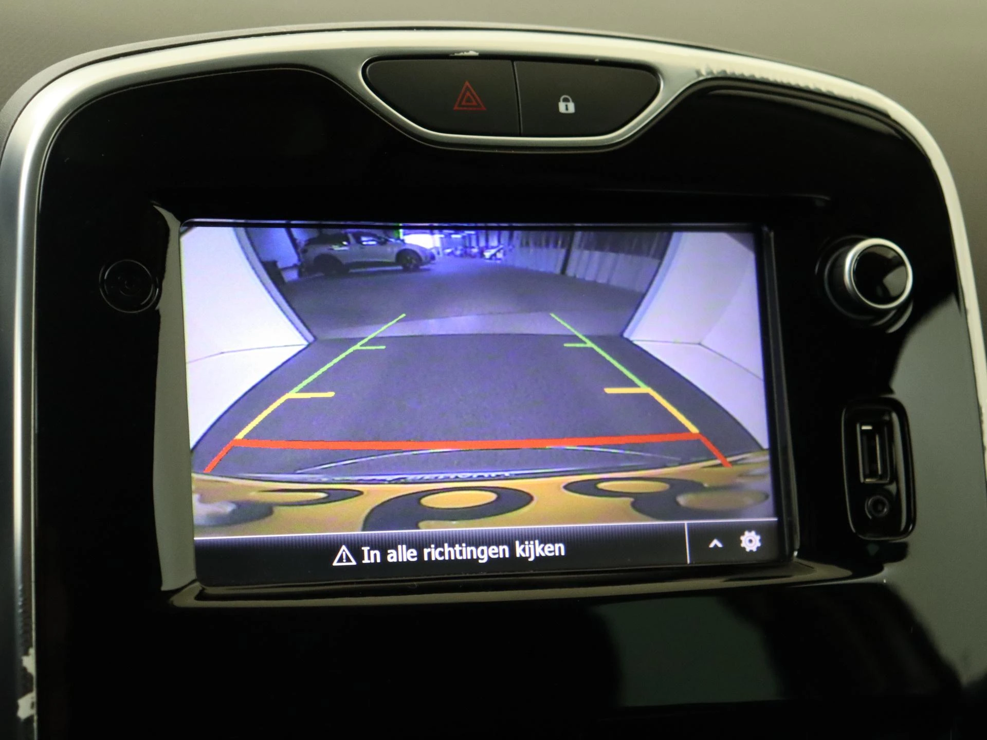 Renault-Clio-image-18
